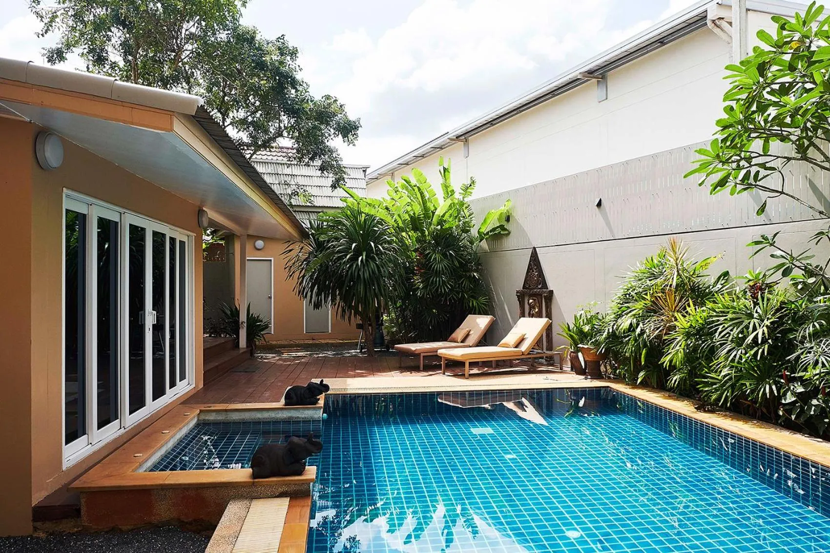 Swimming pool in Baan Manuchang Villa, SHA Certified