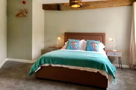 Bedroom, Bed in Old Fleece Apartments