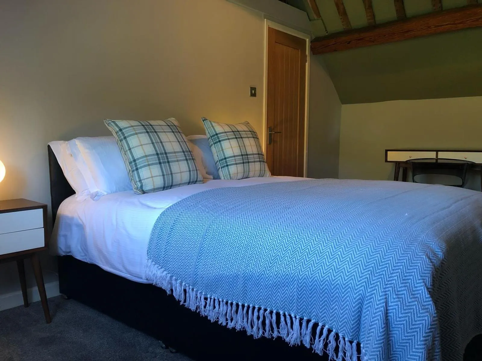 Bedroom, Bed in Old Fleece Apartments