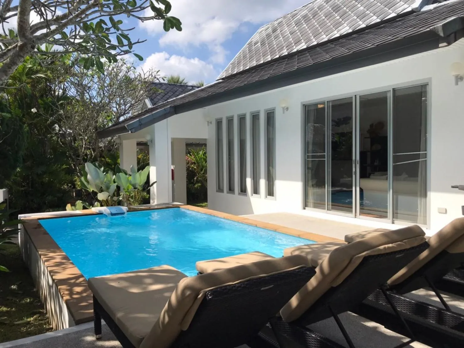 Swimming pool in Baan Gecko