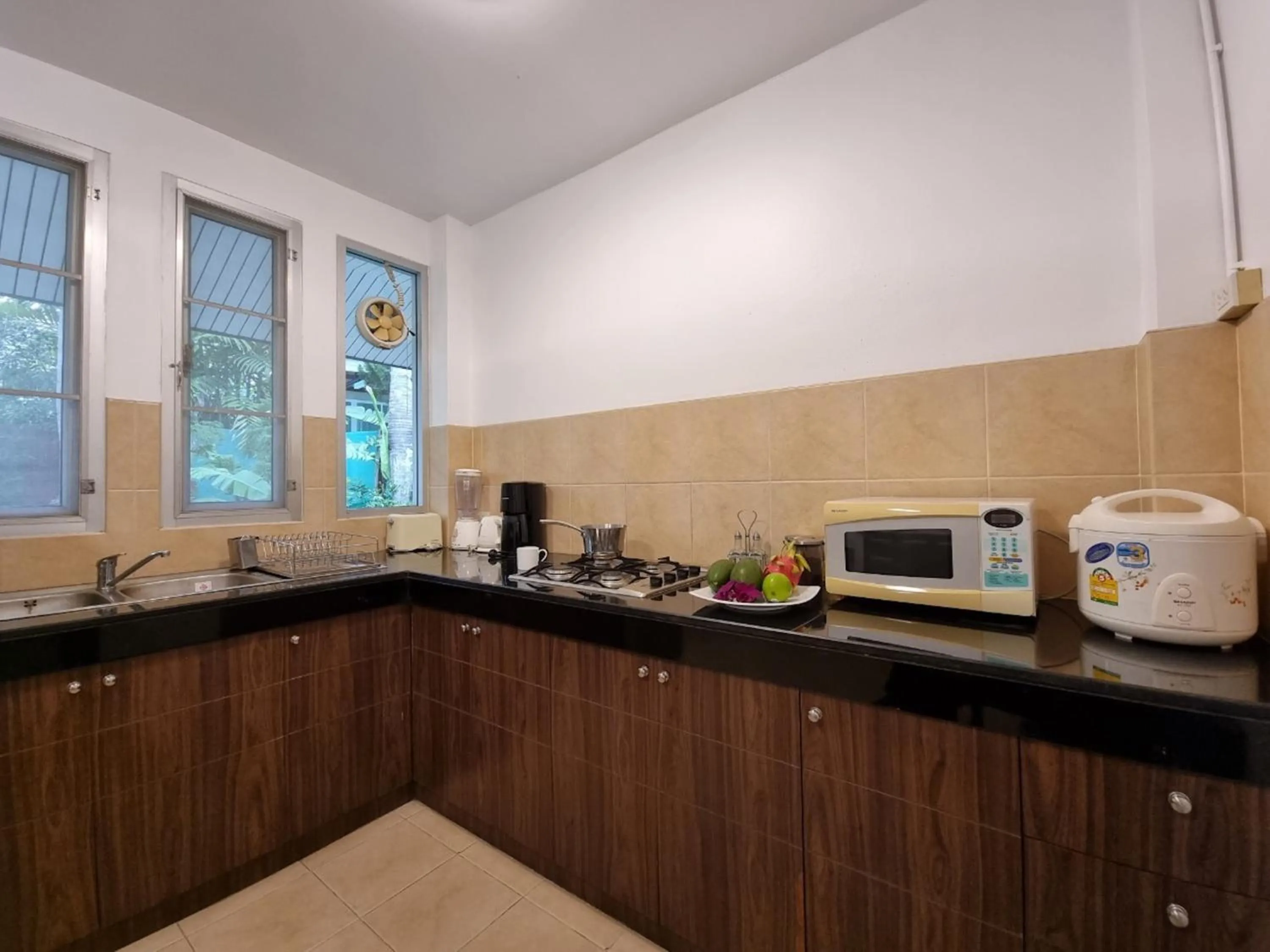 Kitchen or kitchenette in Baan Gecko