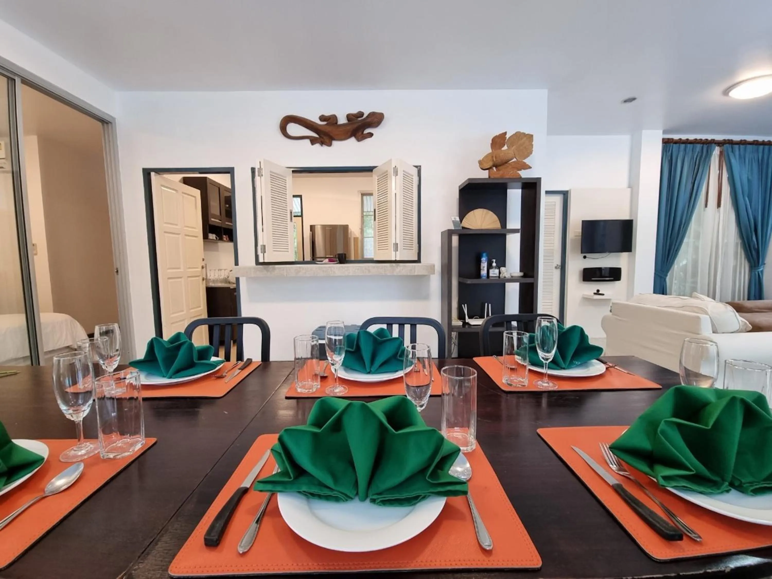 Dining area in Baan Gecko