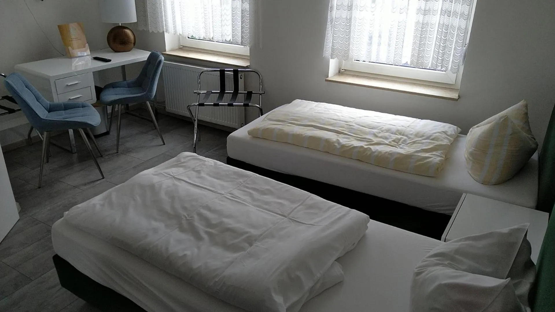 Bedroom, Bed in Hotel Zentrum