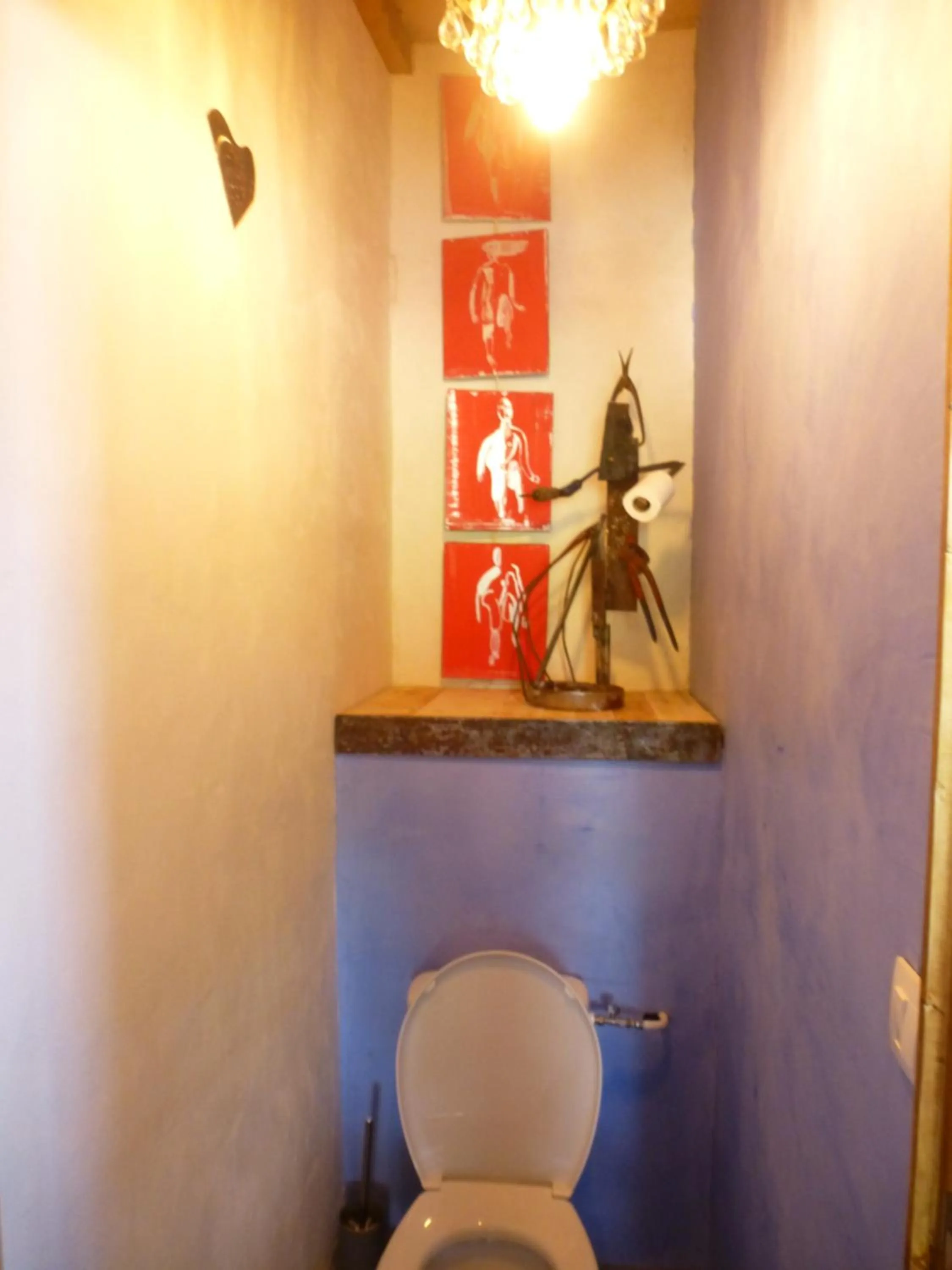 Toilet in tempepailla