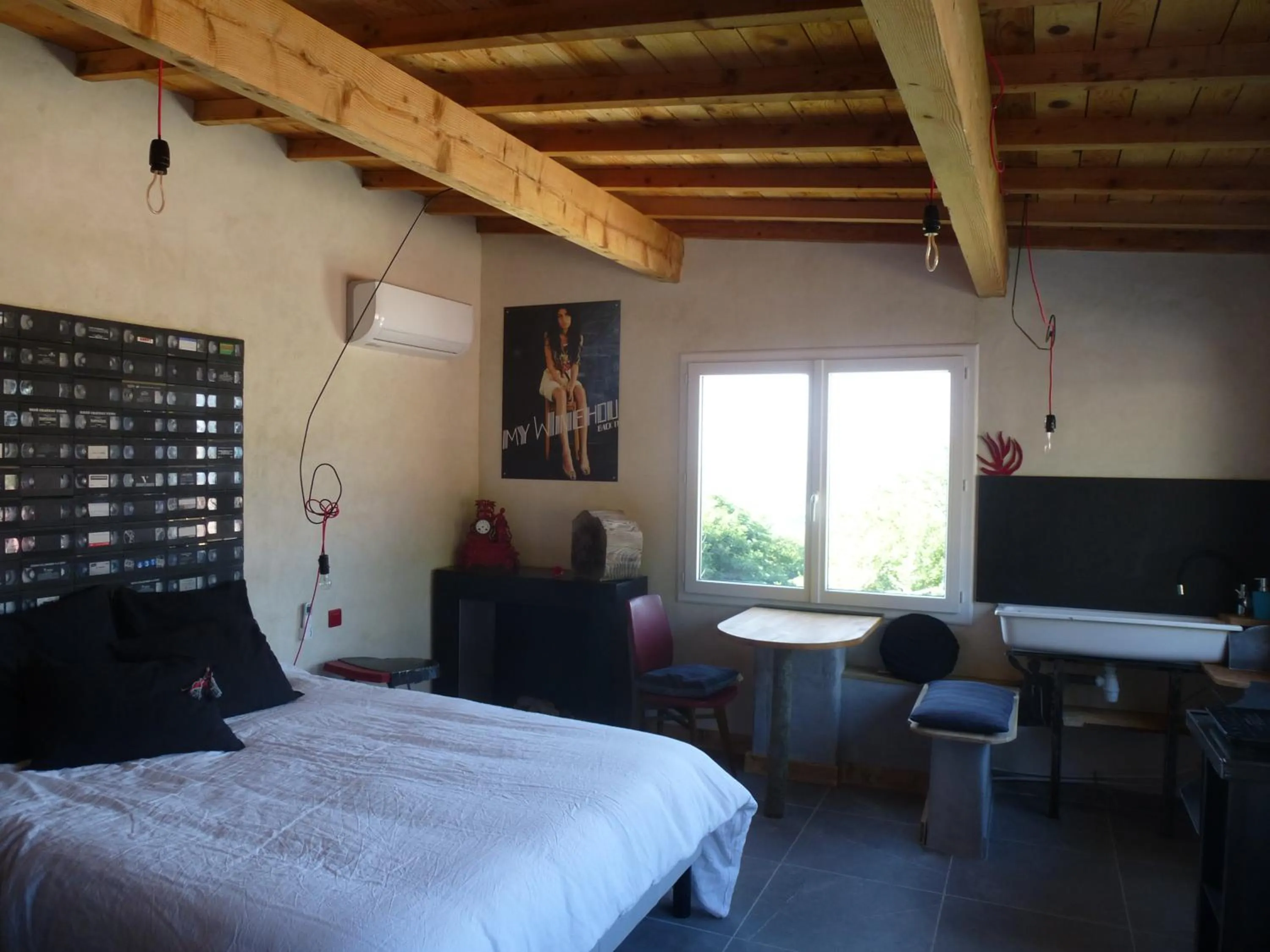 Bedroom, Bed in tempepailla