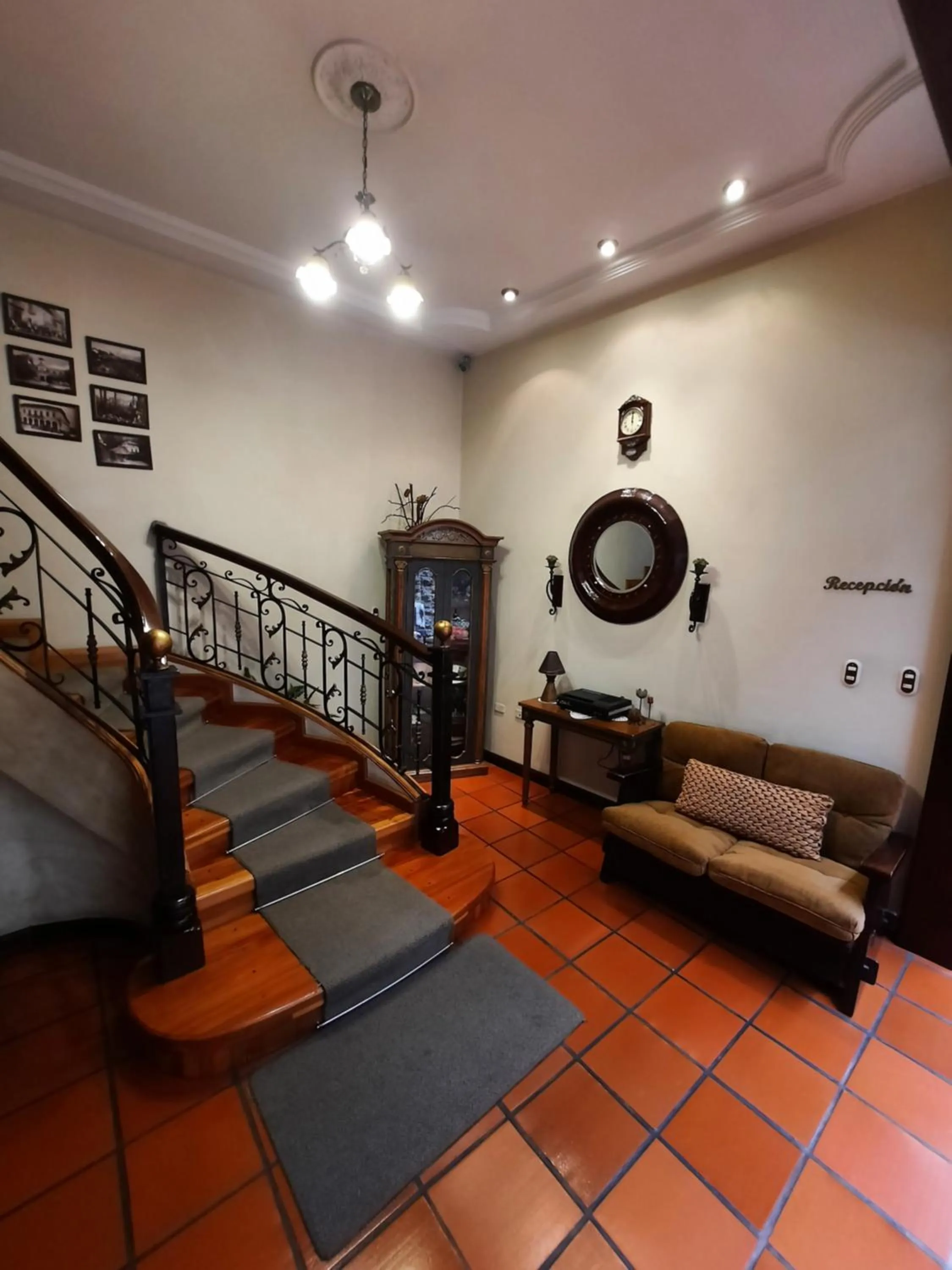 Lobby or reception in La Posada Cuencana Hotel