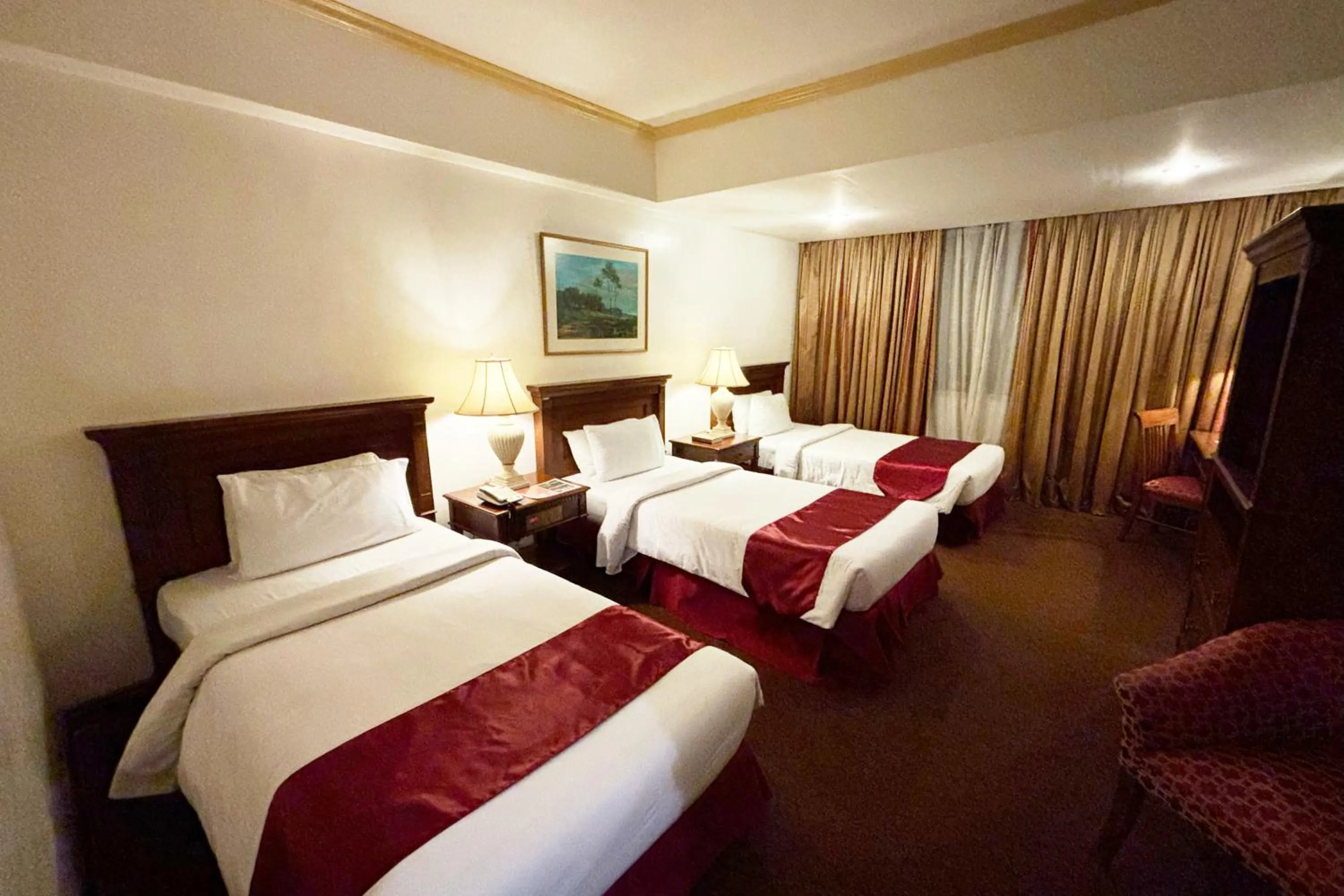 Bed in Tiara Oriental Hotel Makati powered by Cocotel