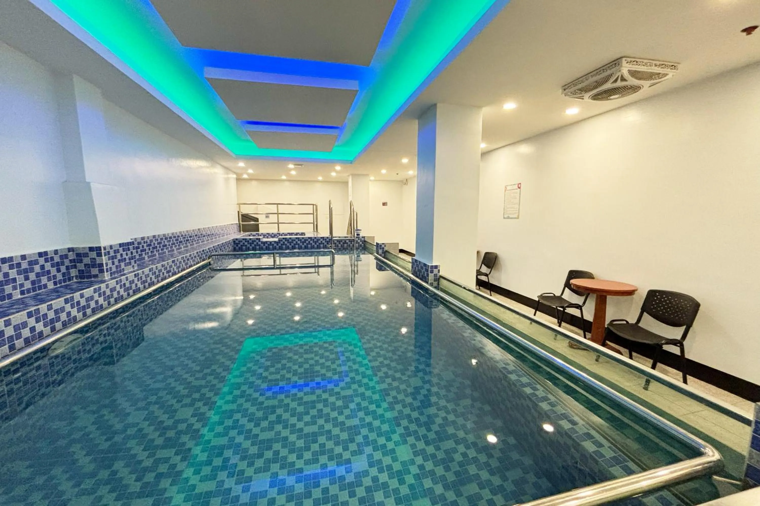 Swimming pool in Tiara Oriental Hotel Makati powered by Cocotel