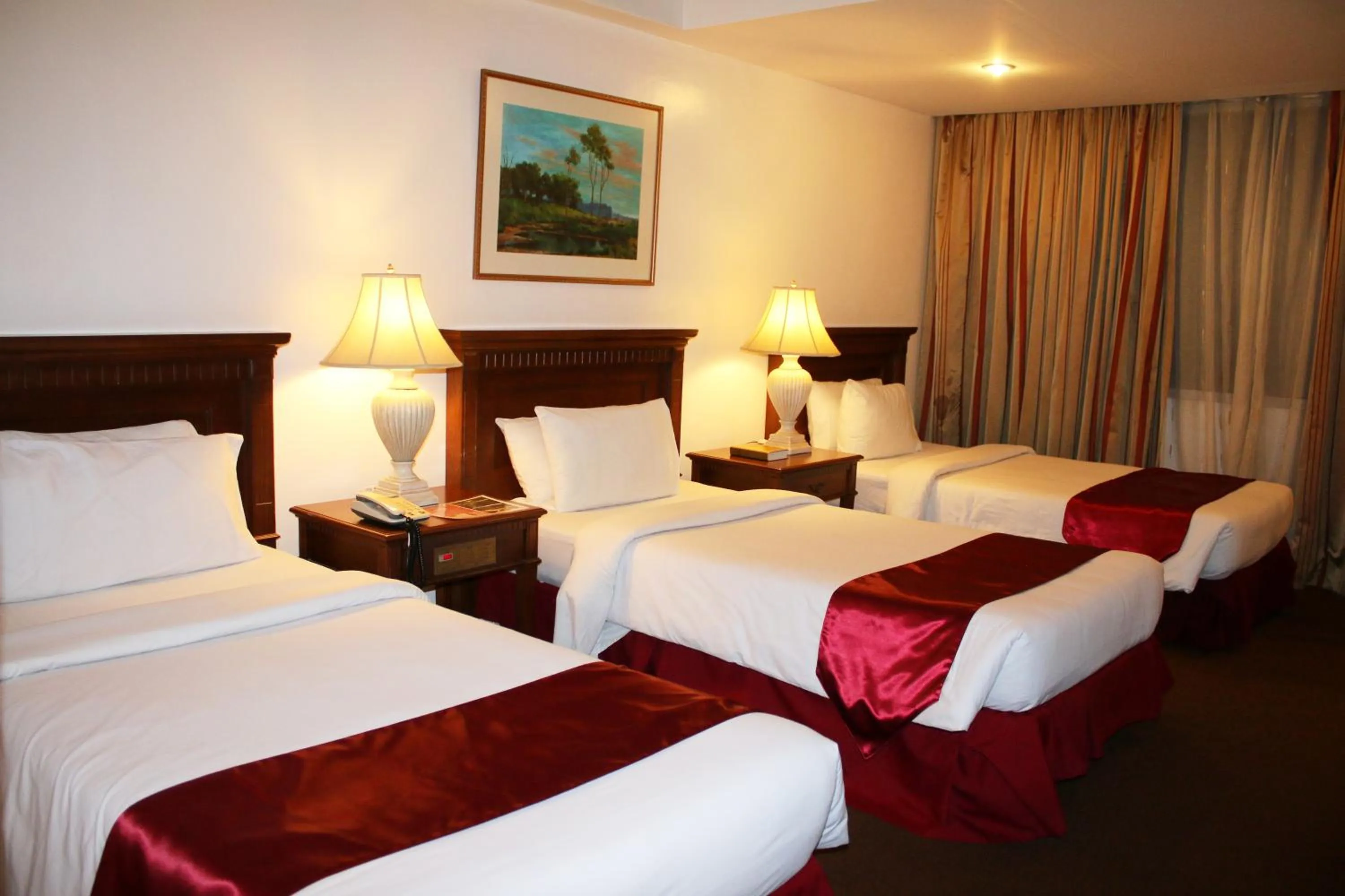 Bed in Tiara Oriental Hotel Makati powered by Cocotel