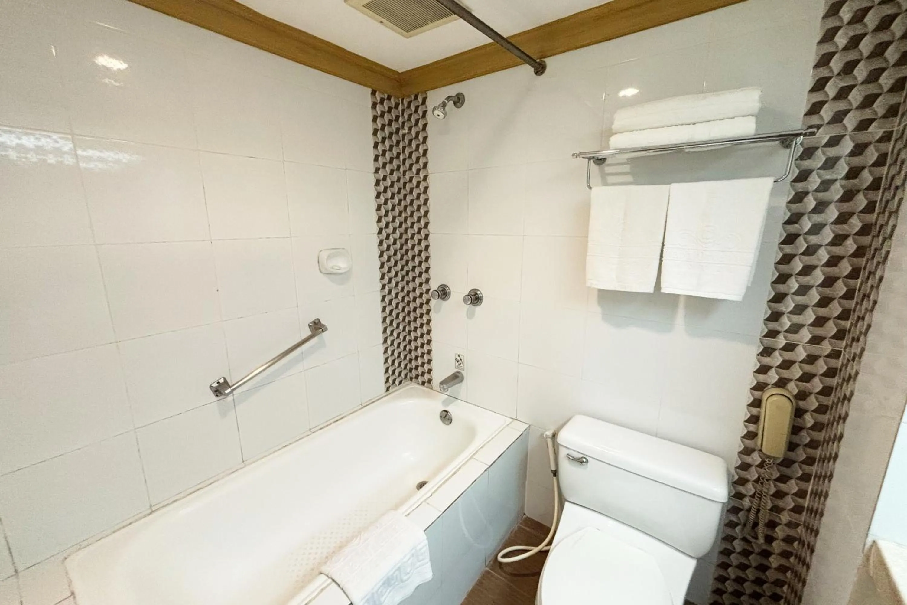 Tiara Oriental Hotel Makati powered by Cocotel