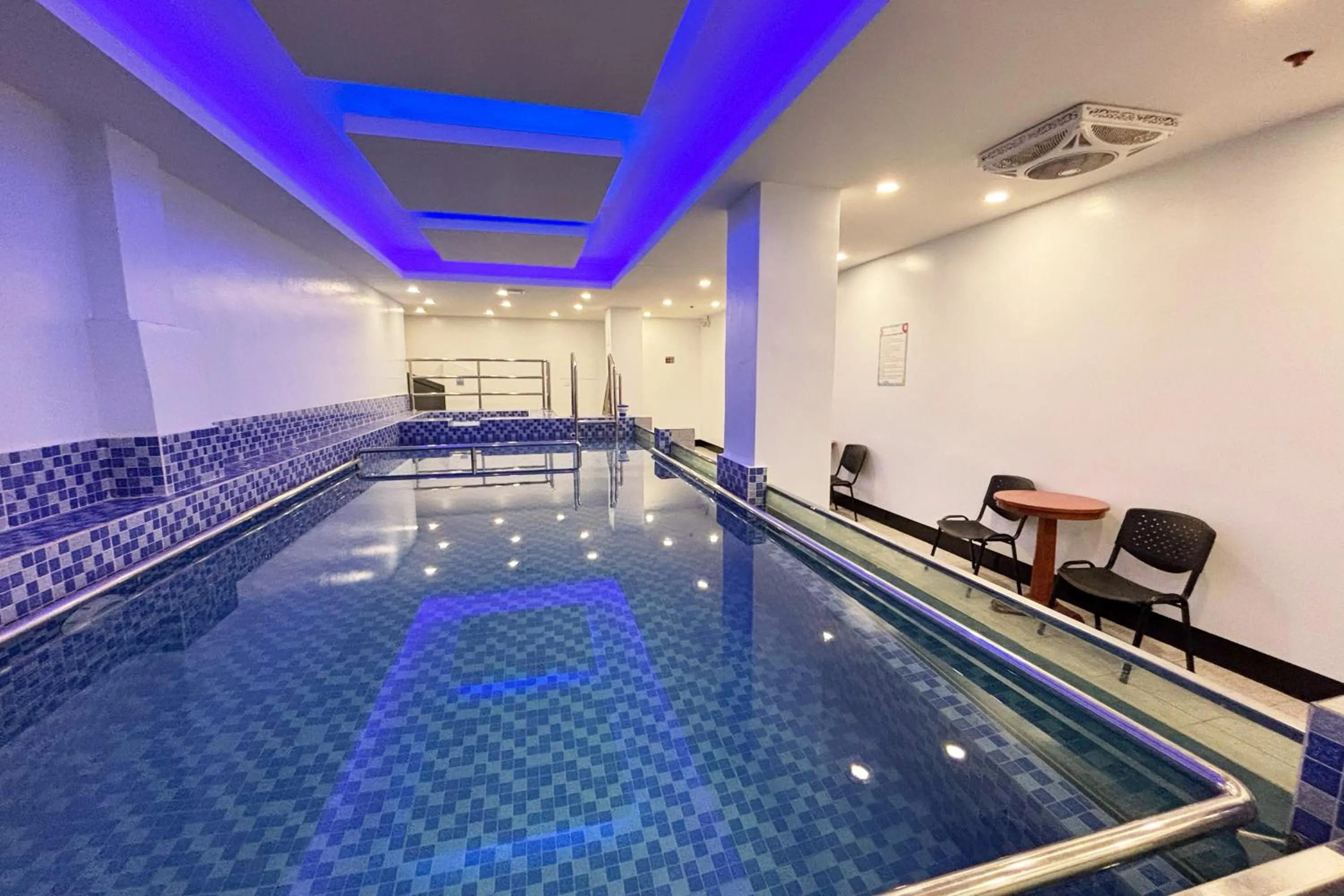 Swimming pool in Tiara Oriental Hotel Makati powered by Cocotel