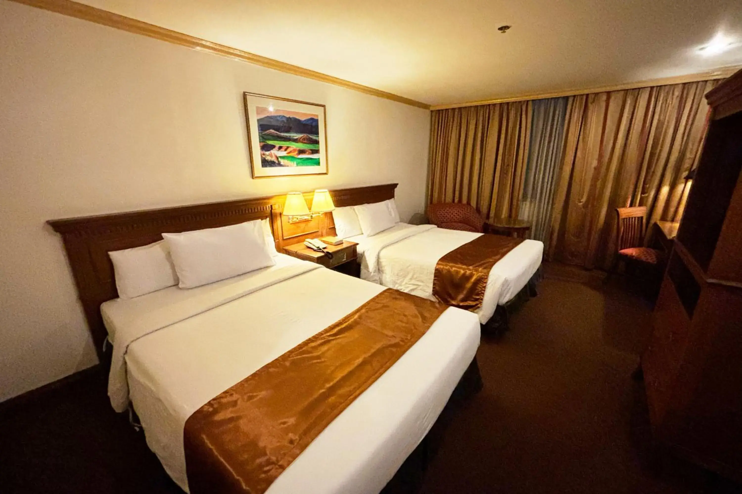 Deluxe Twin Room in Tiara Oriental Hotel Makati powered by Cocotel Deluxe Twin Room in Tiara Oriental Hotel Makati powered by Cocotel