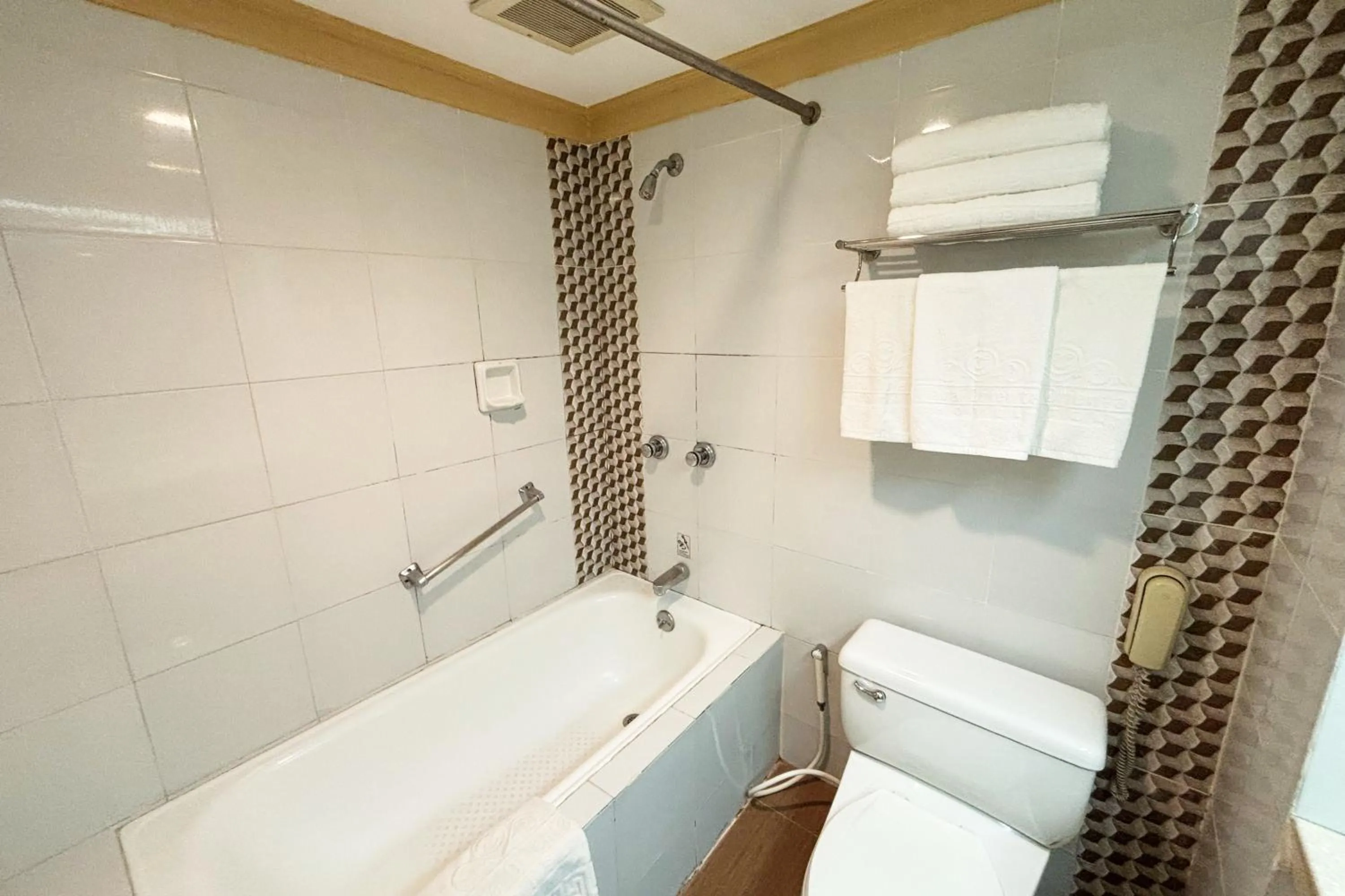 Tiara Oriental Hotel Makati powered by Cocotel