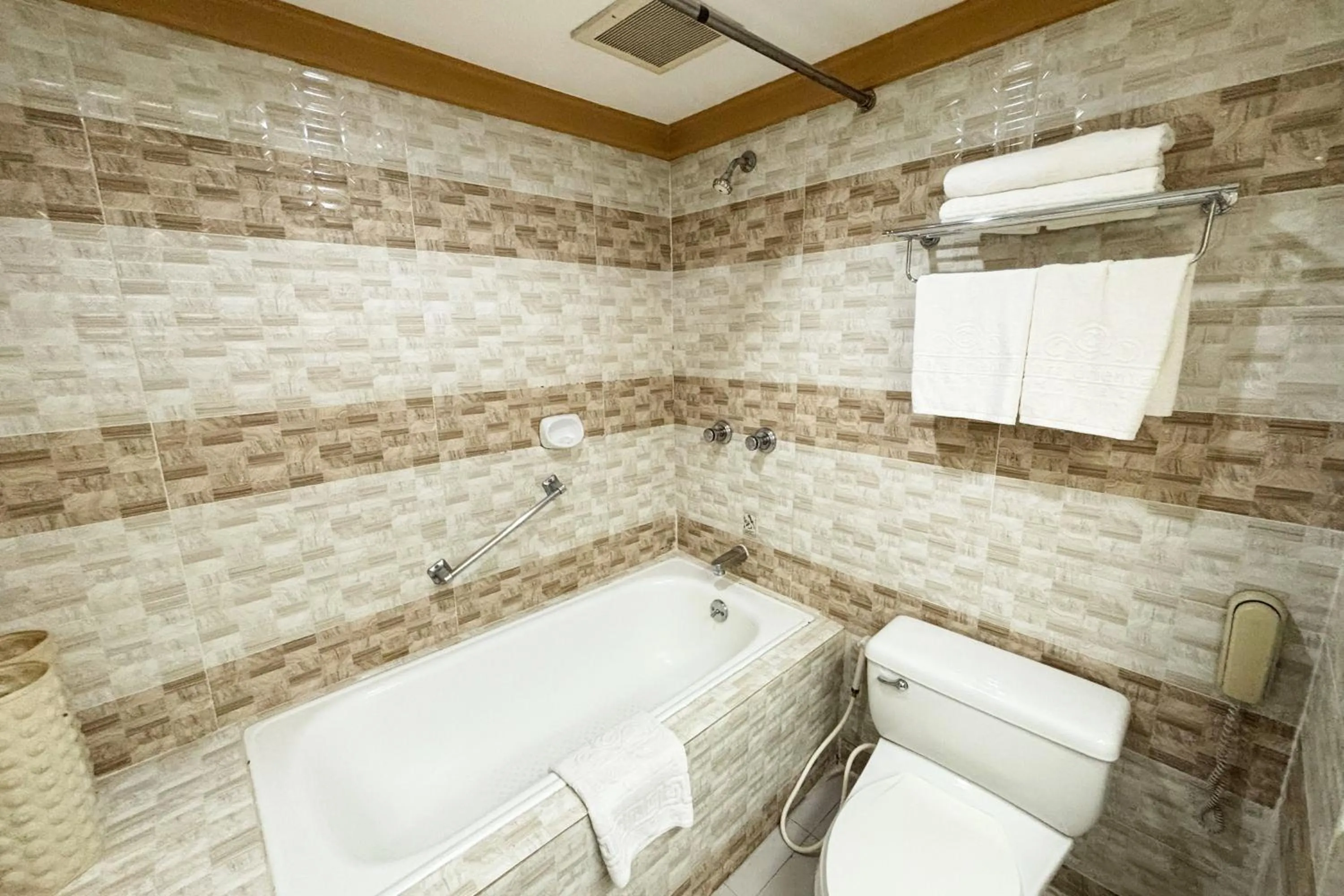 Tiara Oriental Hotel Makati powered by Cocotel