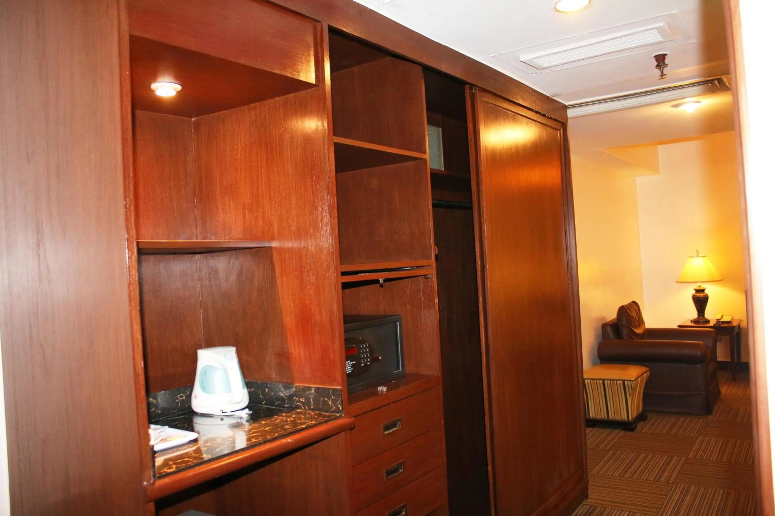 Tiara Oriental Hotel Makati powered by Cocotel