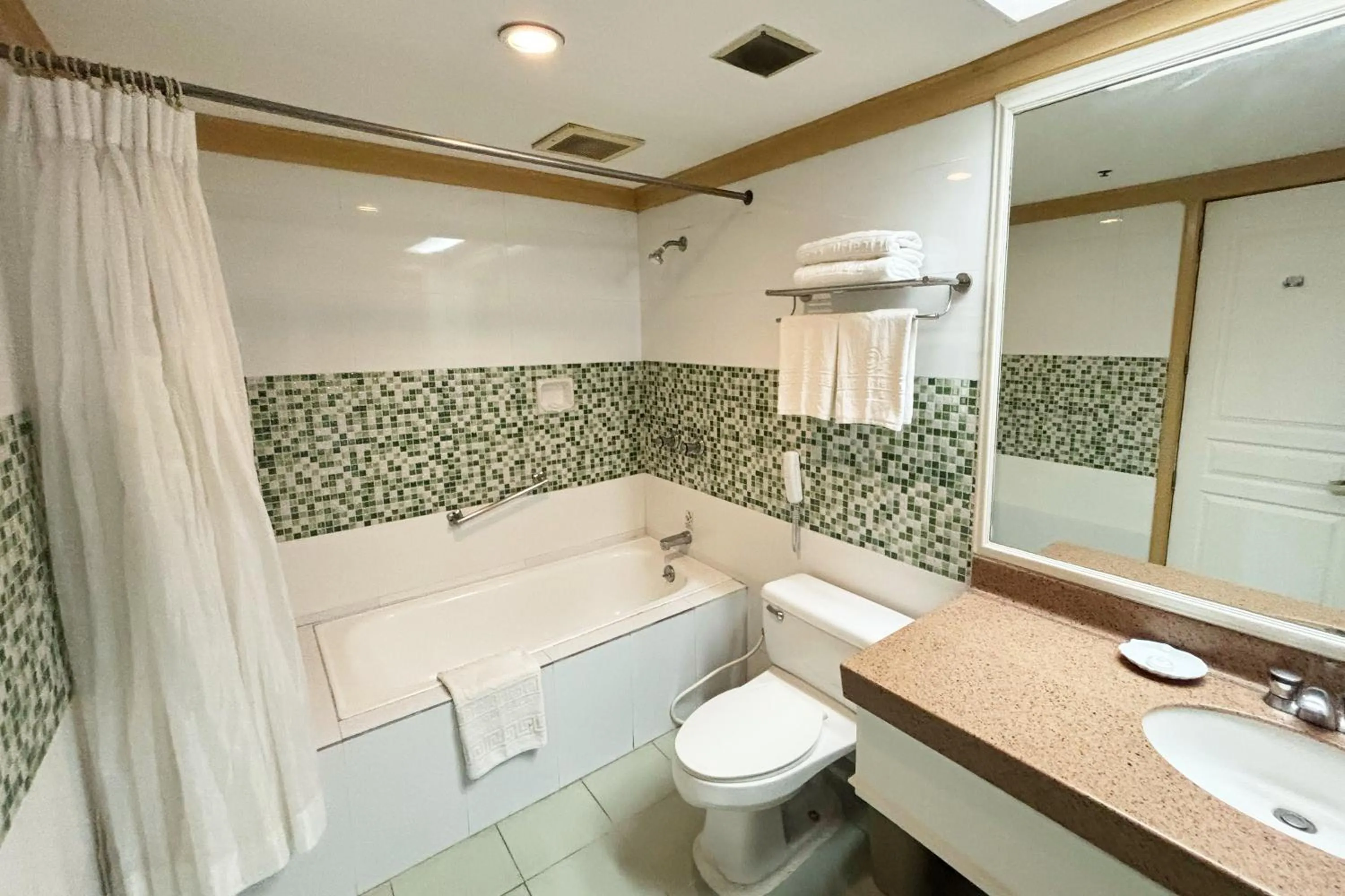 Tiara Oriental Hotel Makati powered by Cocotel