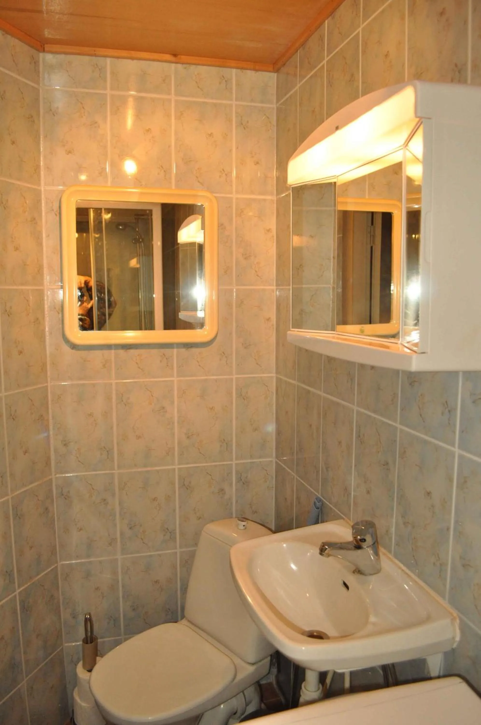 Bathroom in Apartment Hotel Kuukkarin Kortteeri