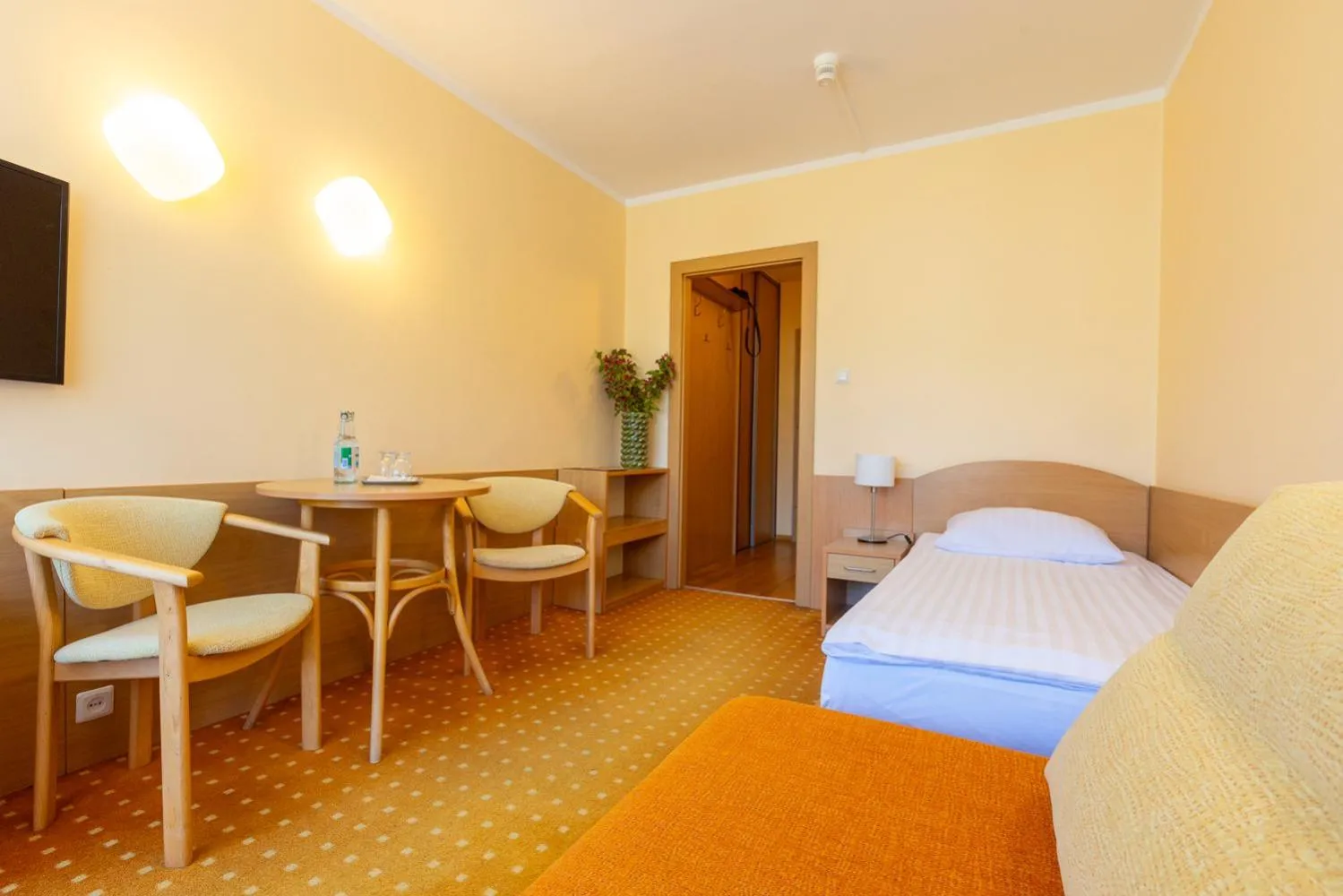 Bed in Hotel Perła Południa