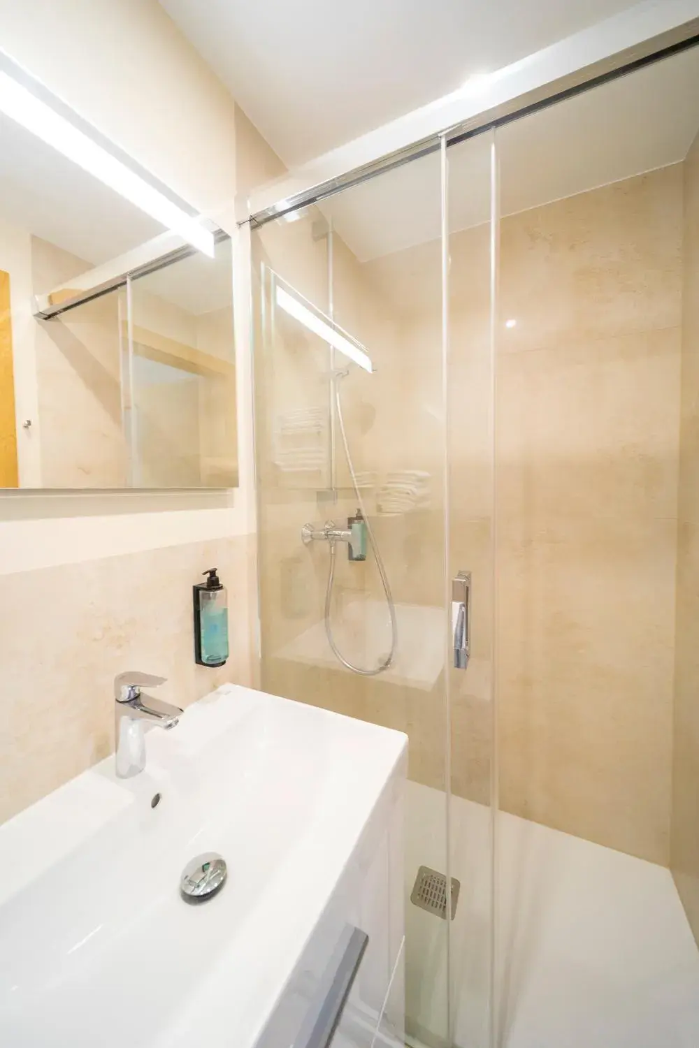 Superior Double Room in Hotel Perła Południa Superior Double Room in Hotel Perła Południa