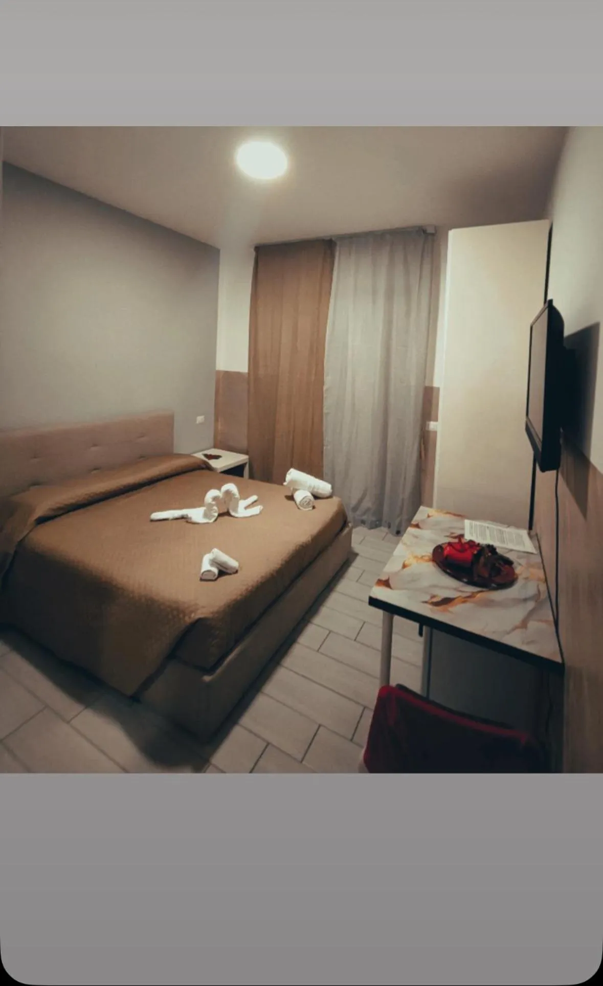 Bed in Neapolis center