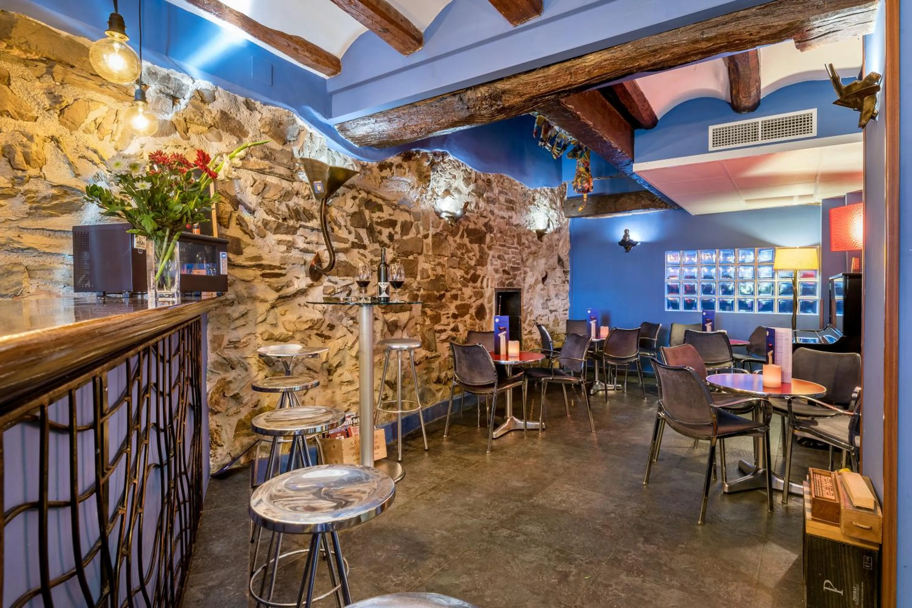 Lounge or bar in Hotel Cal Llop
