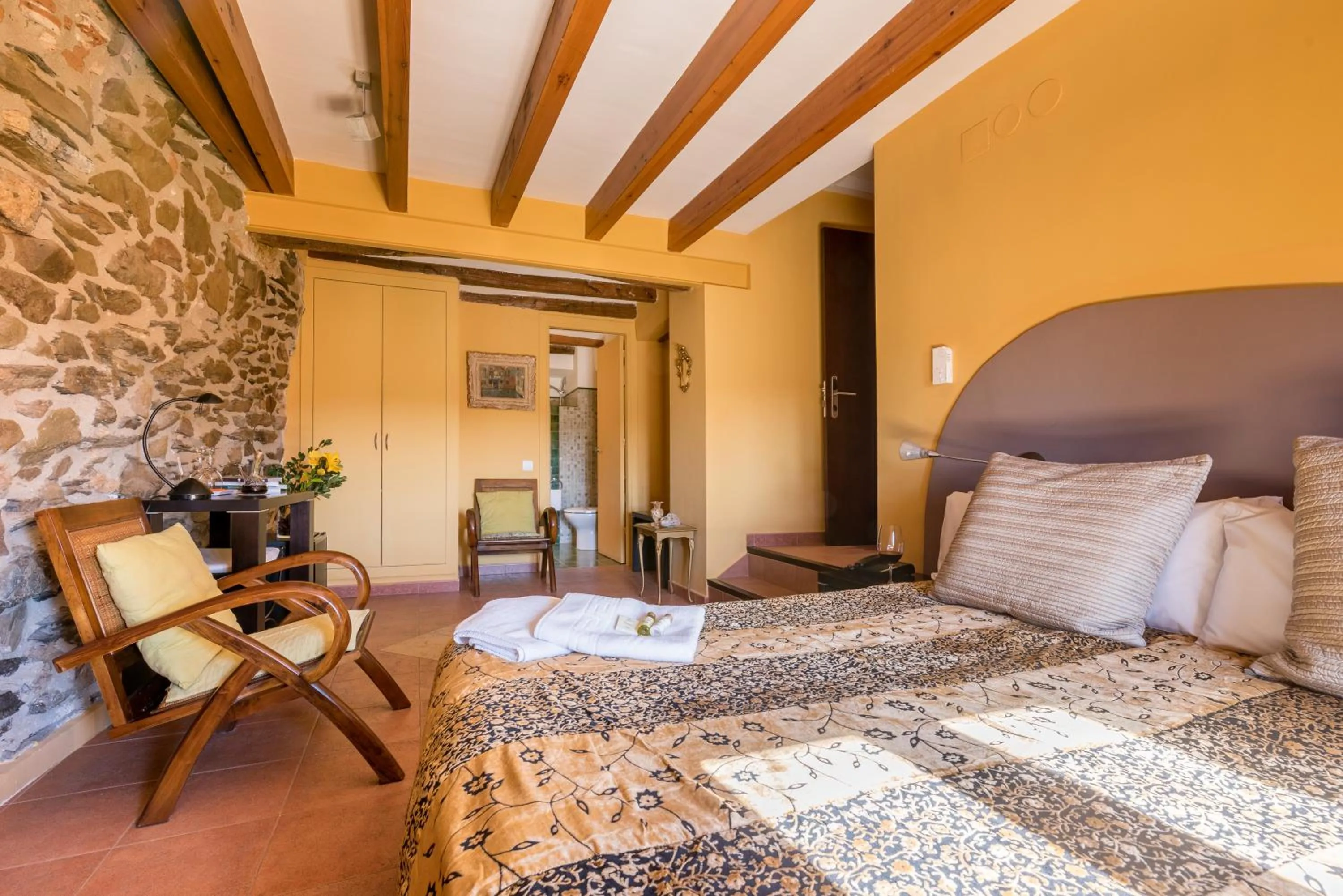 Bed in Hotel Cal Llop