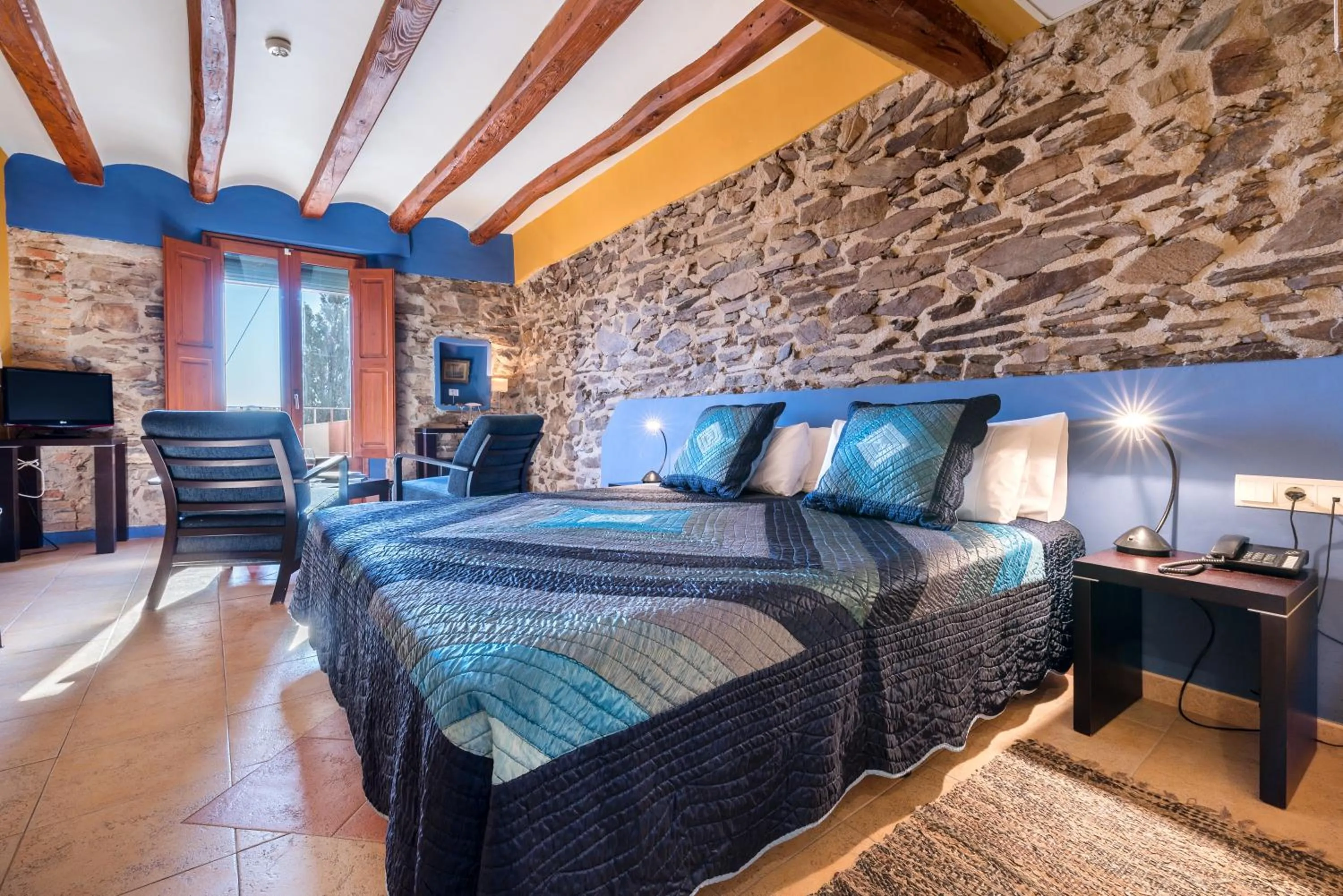 Bed in Hotel Cal Llop