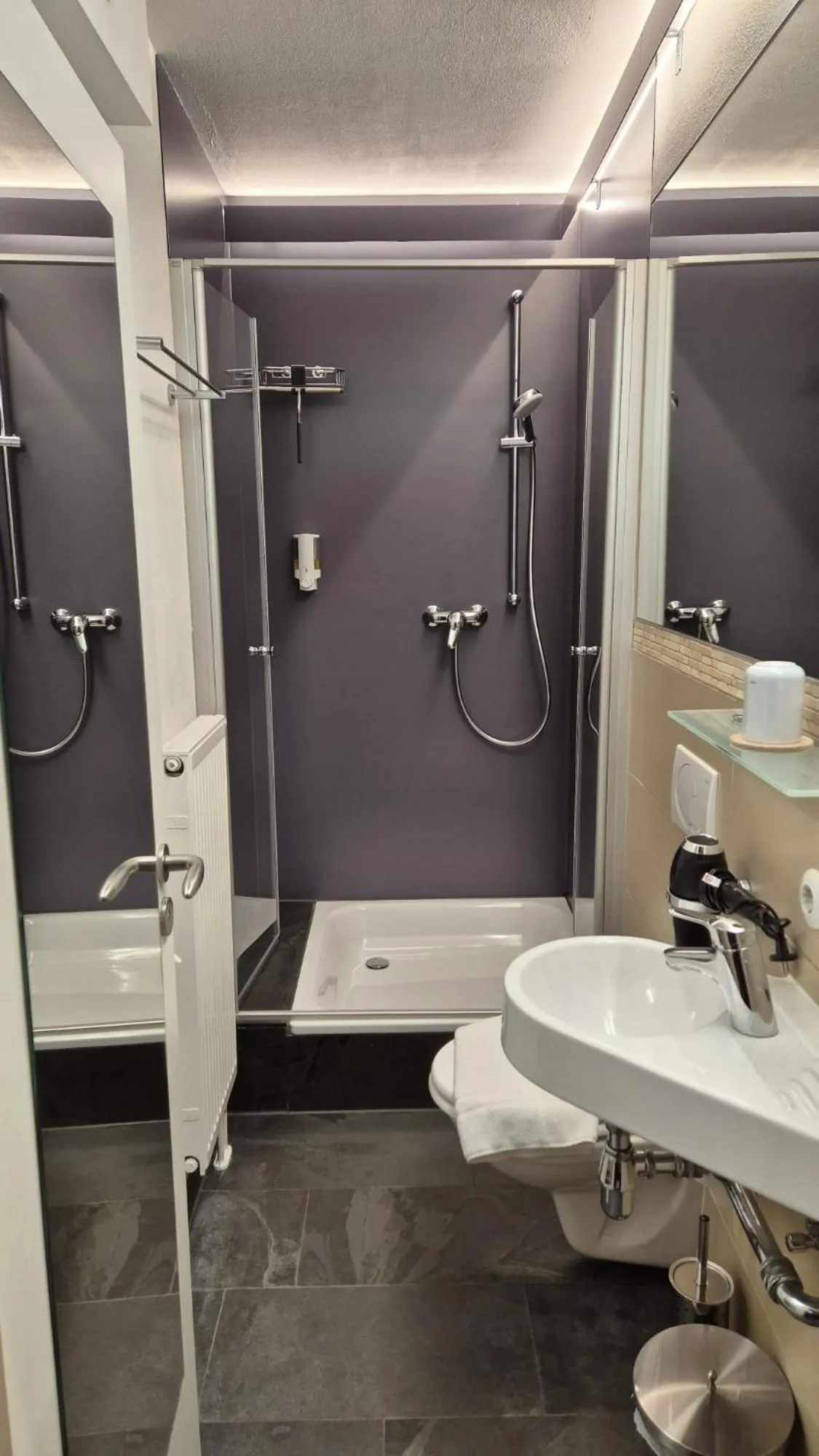 Bathroom in Biohotel Kunstquartier