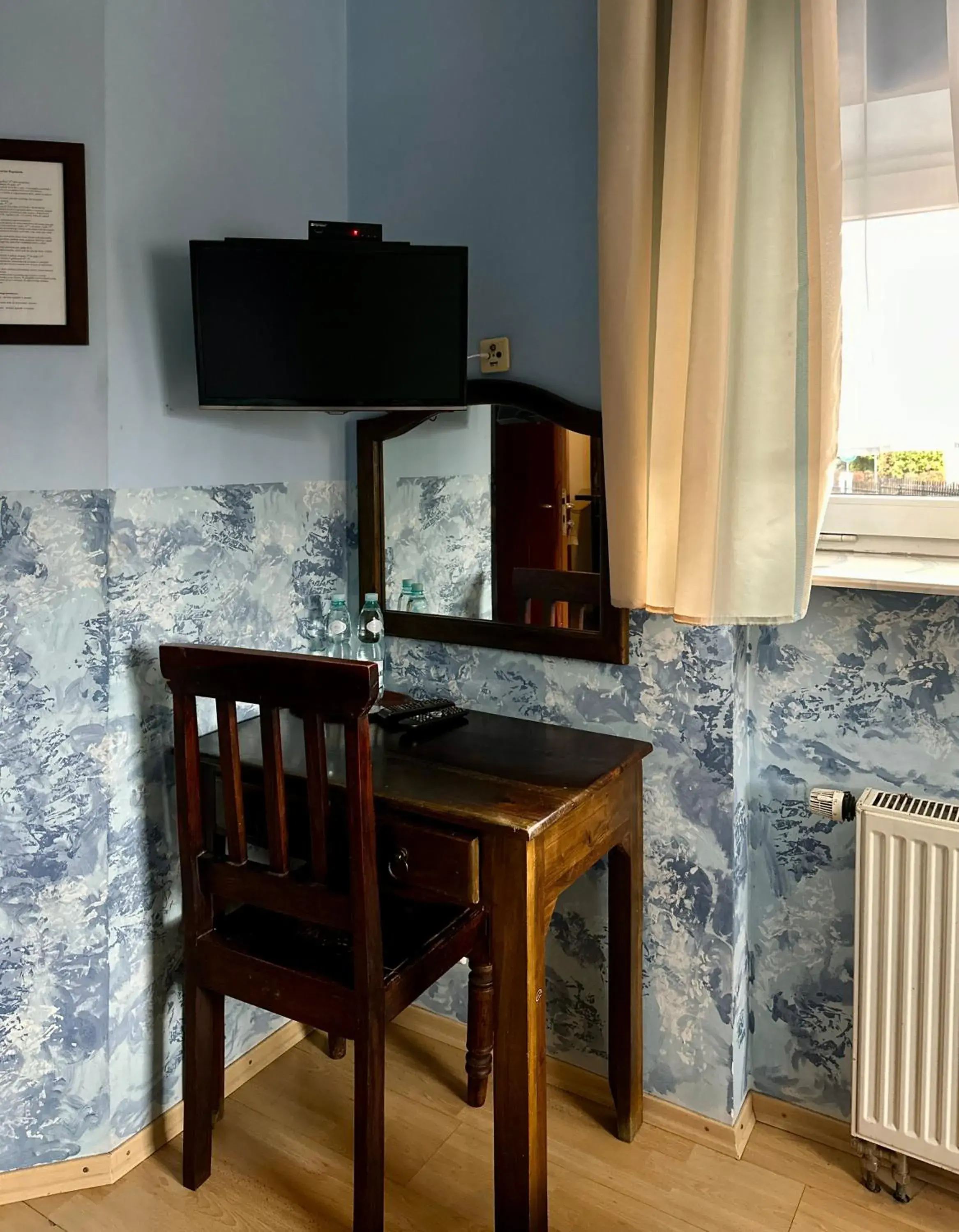 Small Double or Twin Room in Hotelik Korona Small Double or Twin Room in Hotelik Korona
