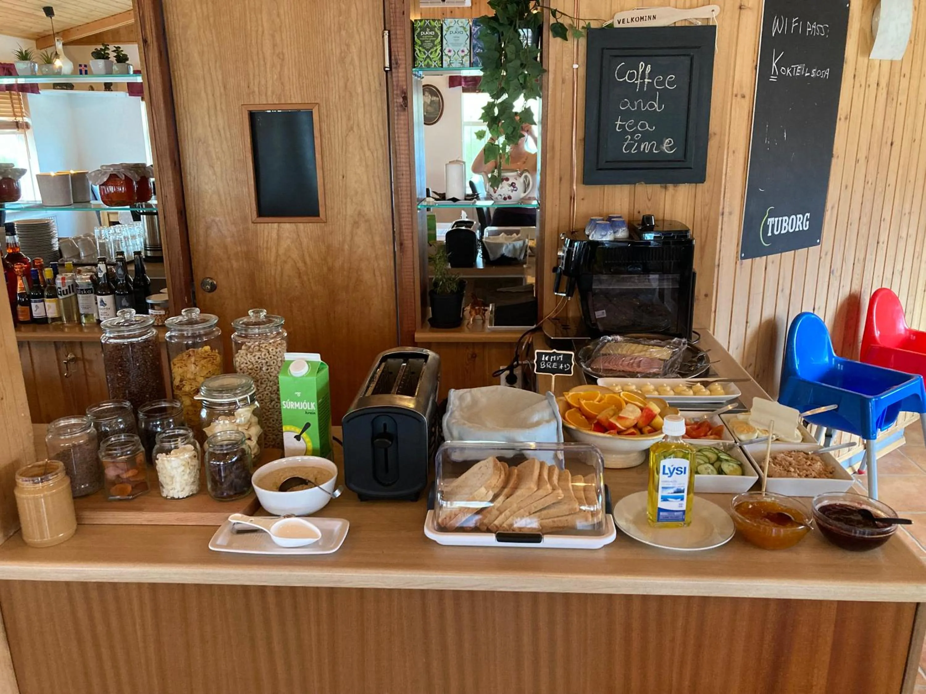 Breakfast in Engimyri Lodge