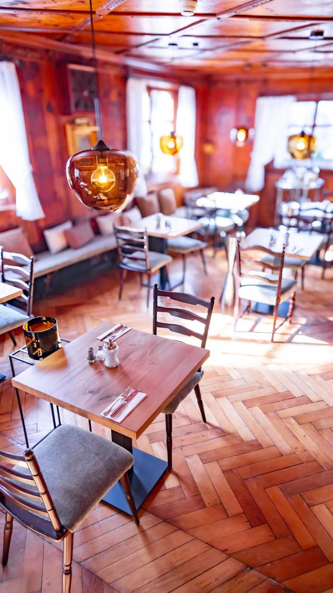 Restaurant/places to eat in Hotel Löwen-Weinstube