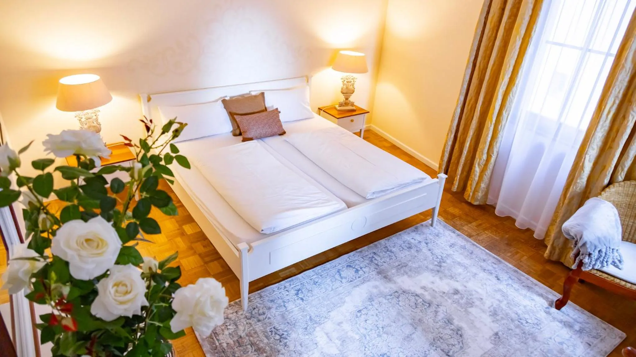 Bed in Hotel Löwen-Weinstube