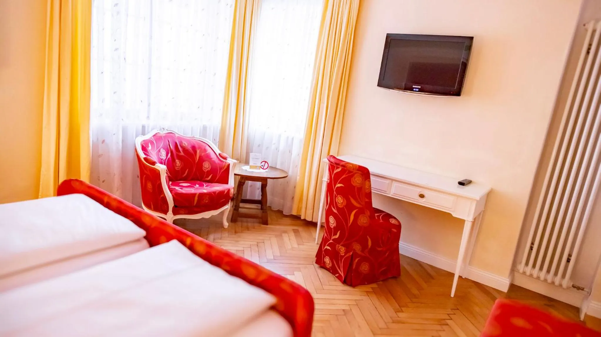 Photo of the whole room, Bed in Hotel Löwen-Weinstube