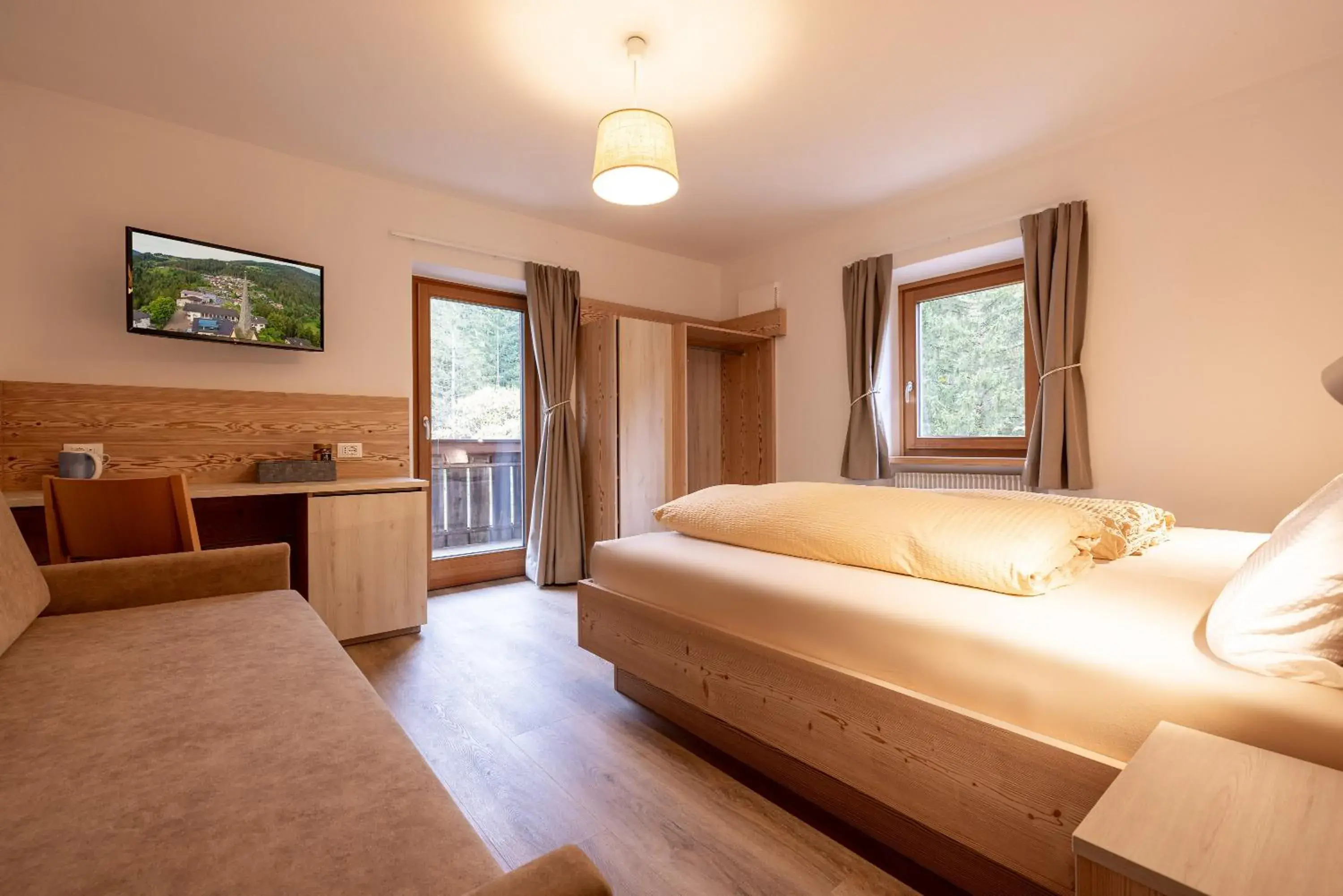 SAN PIETRO DOLOMITI Small Budget Hotel SAN PIETRO DOLOMITI Small Budget Hotel