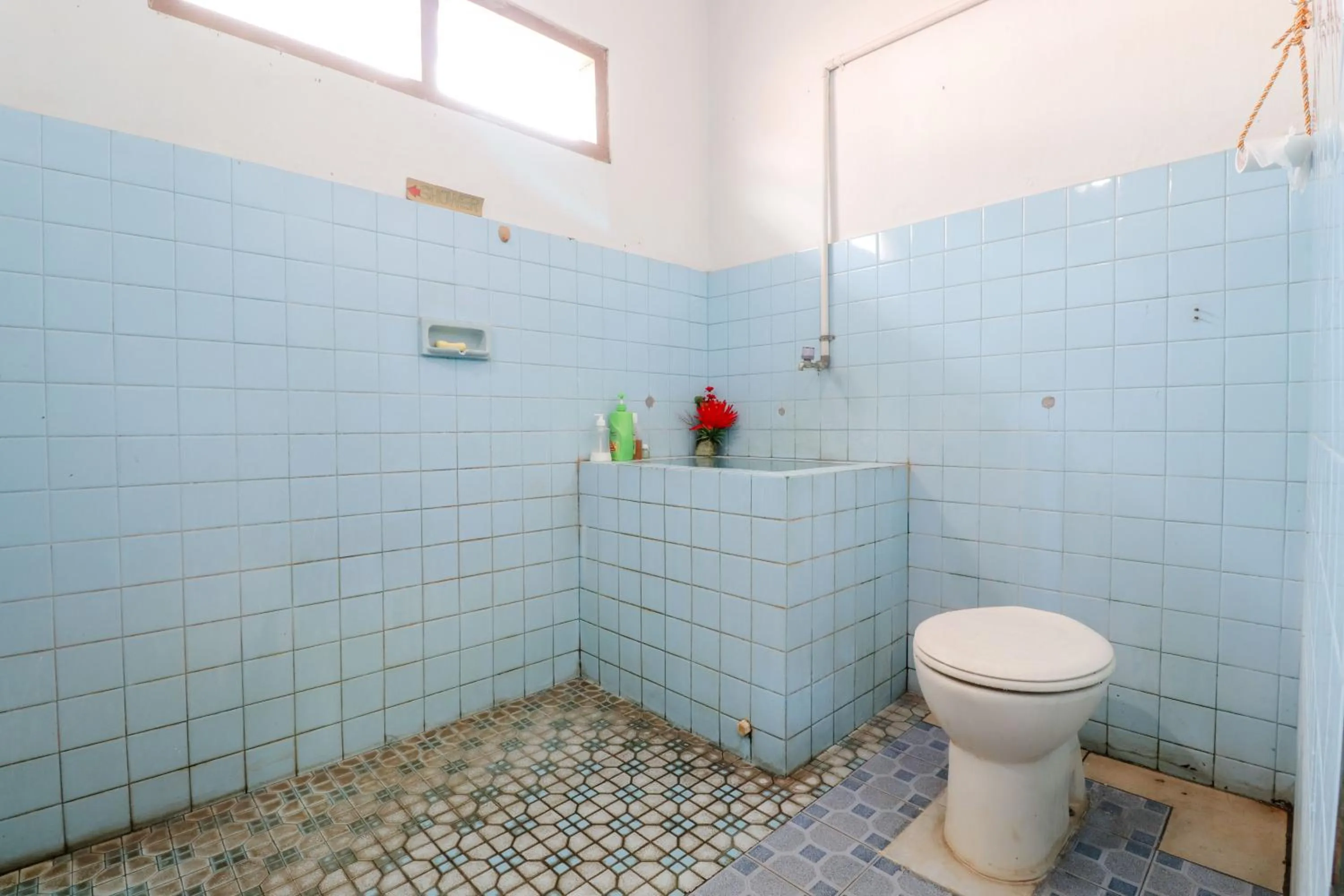 Bathroom in Adil Jaya Homestay