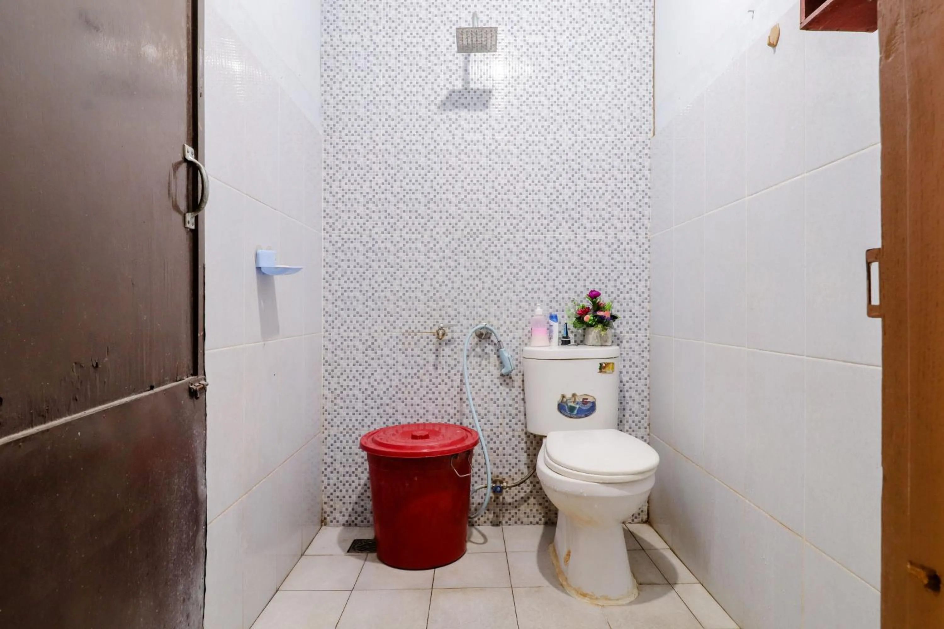 Bathroom in Adil Jaya Homestay