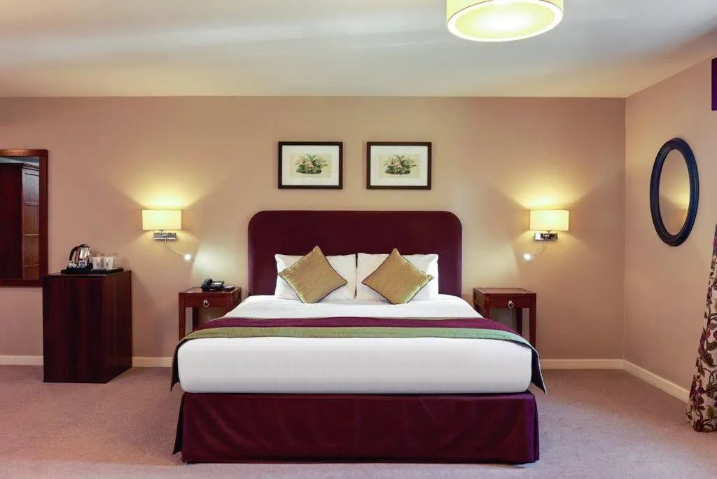 Bed in Mercure Thame Lambert Hotel