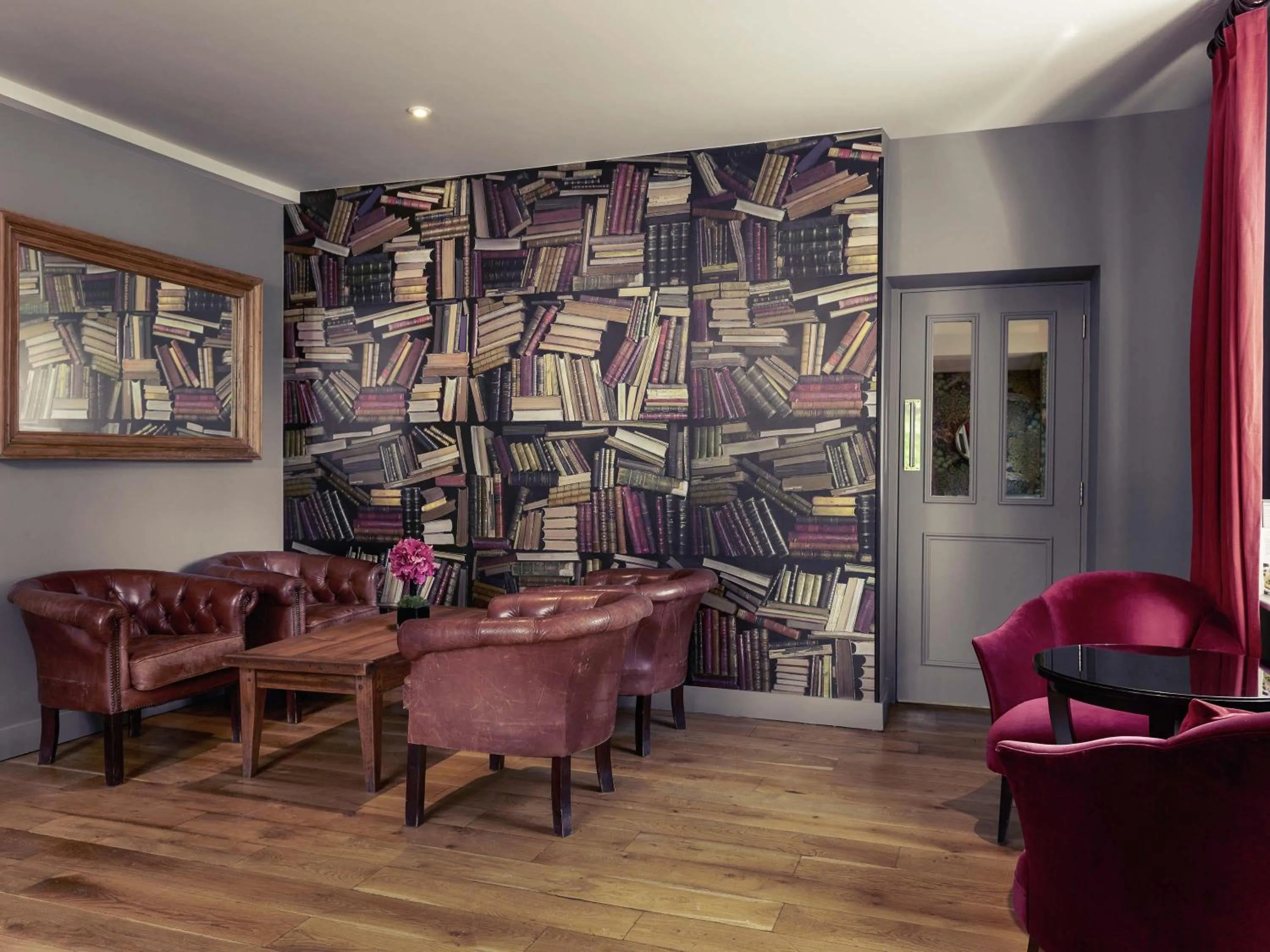 Lounge or bar in Mercure Thame Lambert Hotel