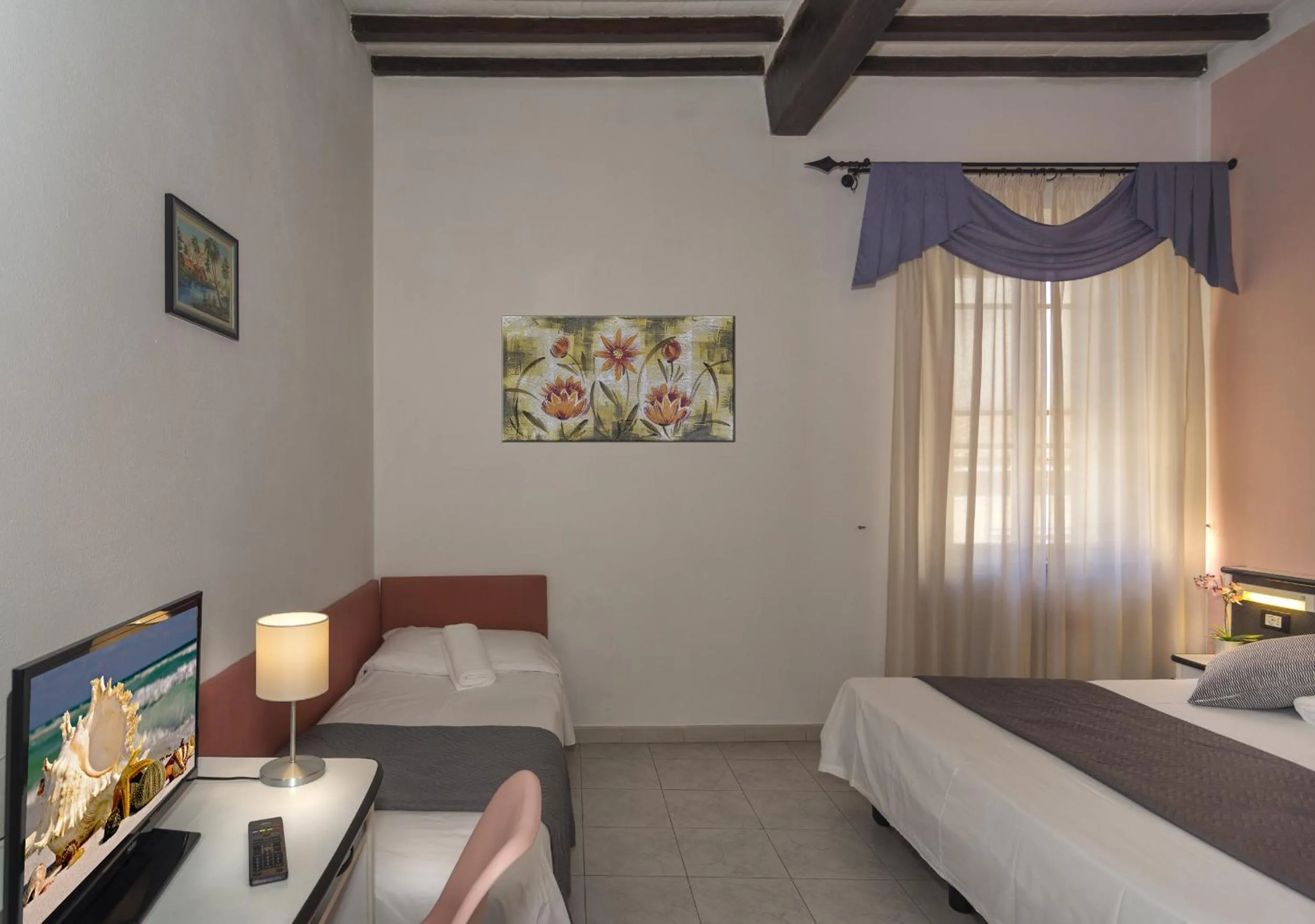 Photo of the whole room, Bed in Hotel Amalfitana