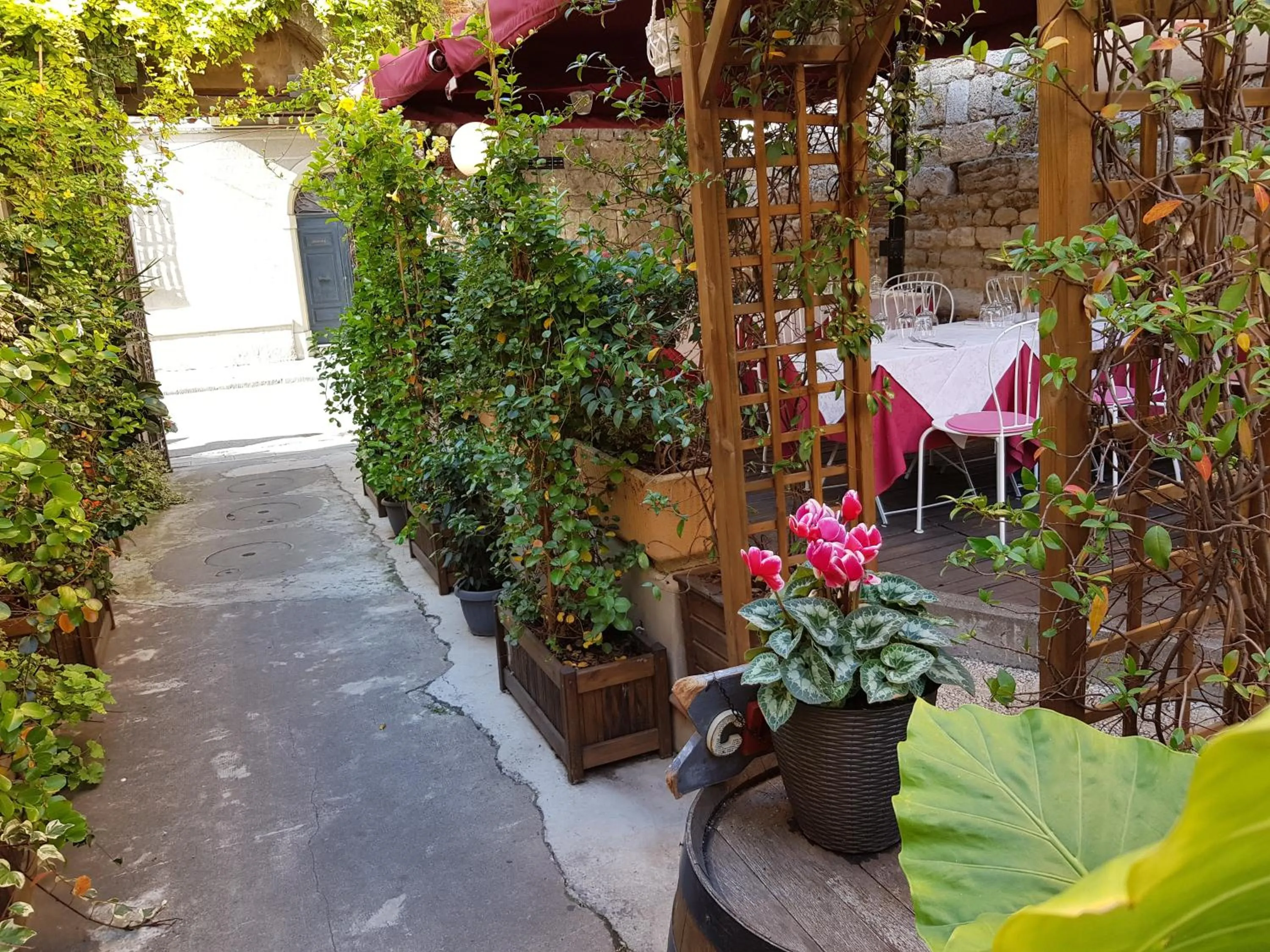 Restaurant/places to eat in Hotel Amalfitana