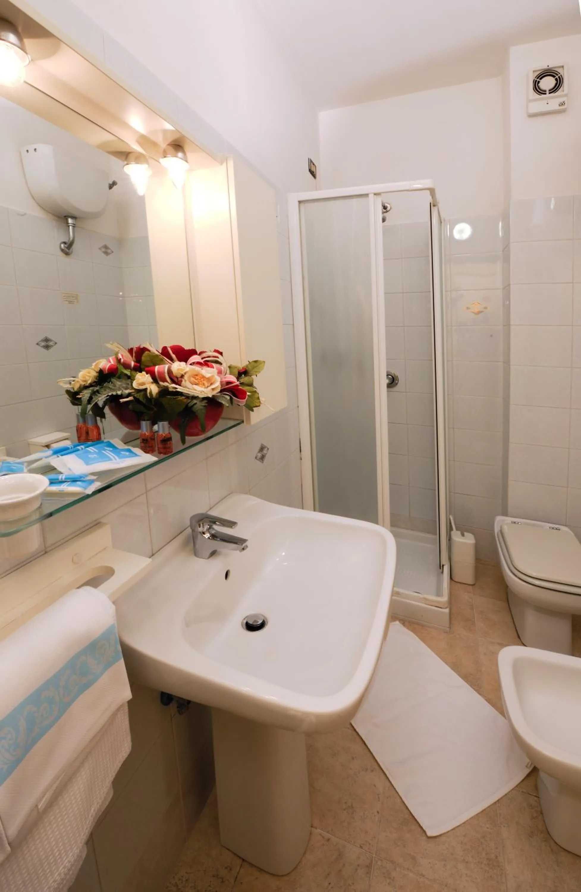 Bathroom in Hotel Amalfitana