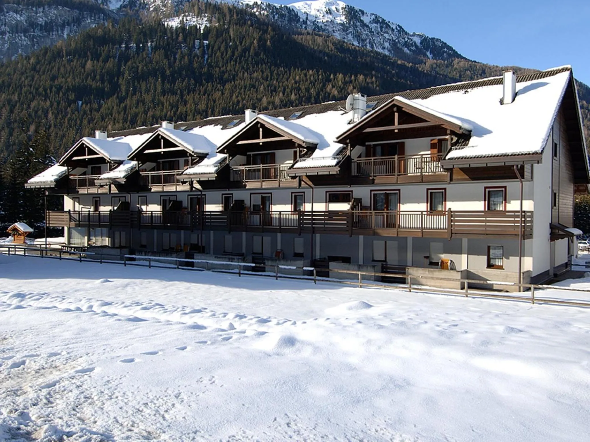 Facade/entrance in Residence Contrin