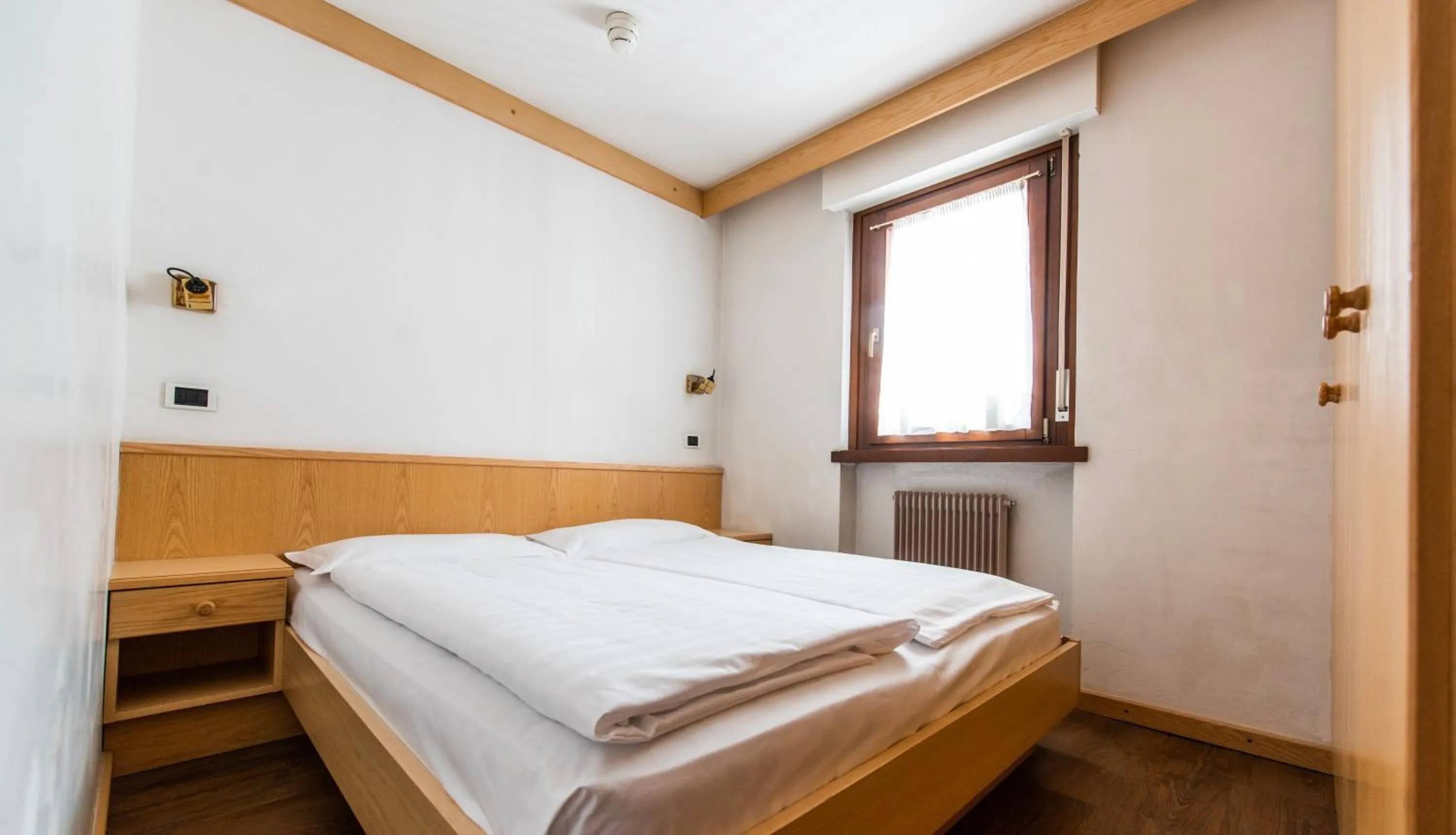 Bed in Residence Contrin