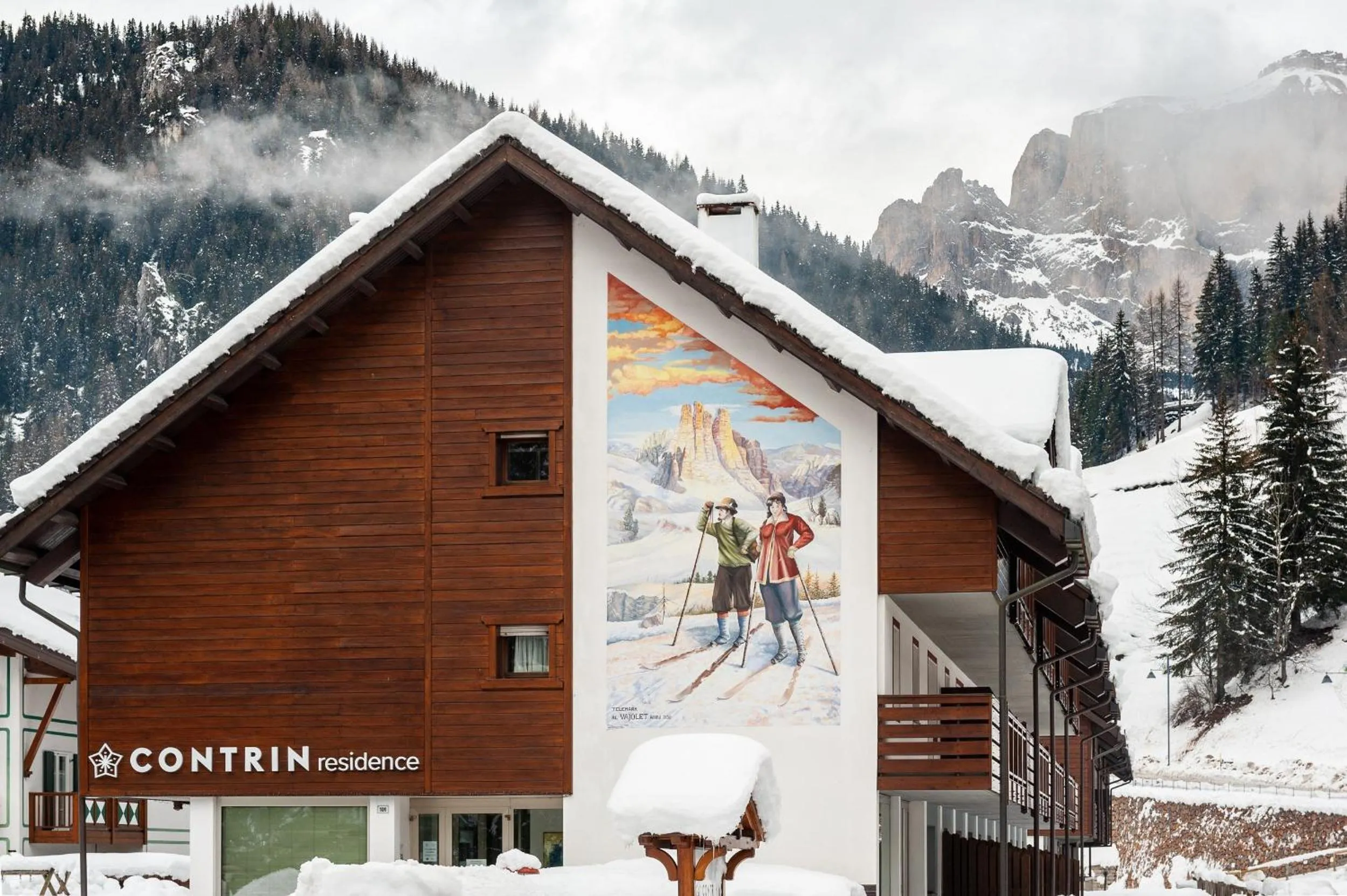 Property building in Residence Contrin