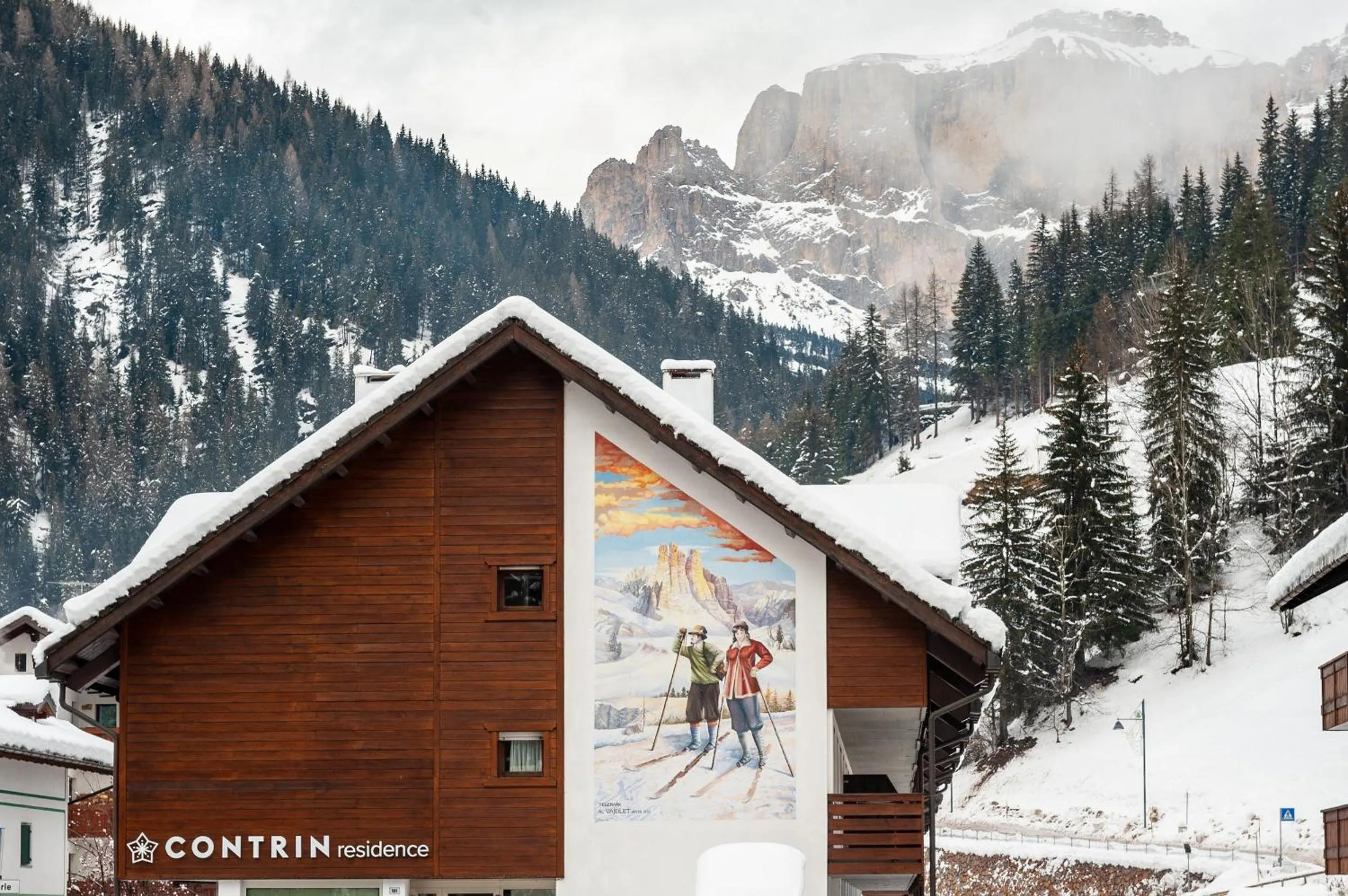 Property building in Residence Contrin