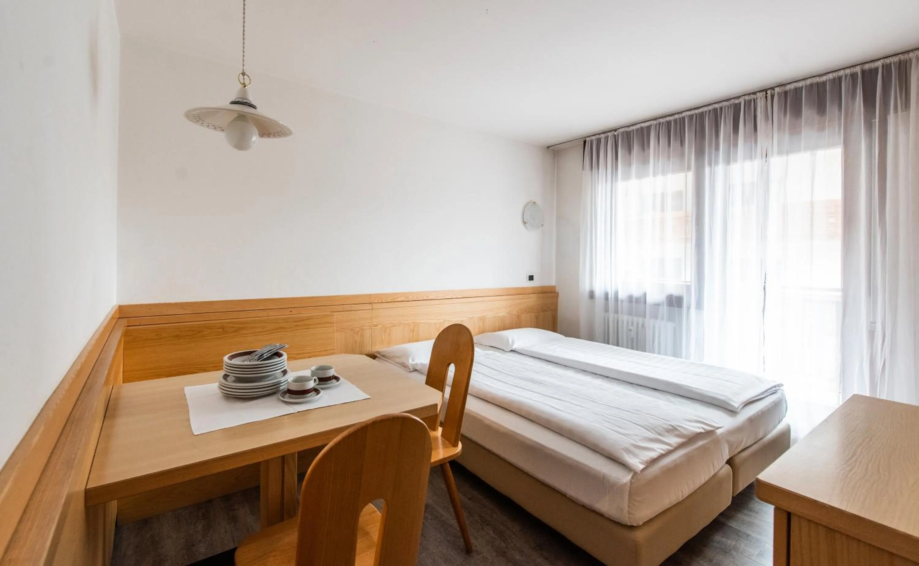 Bed in Residence Contrin