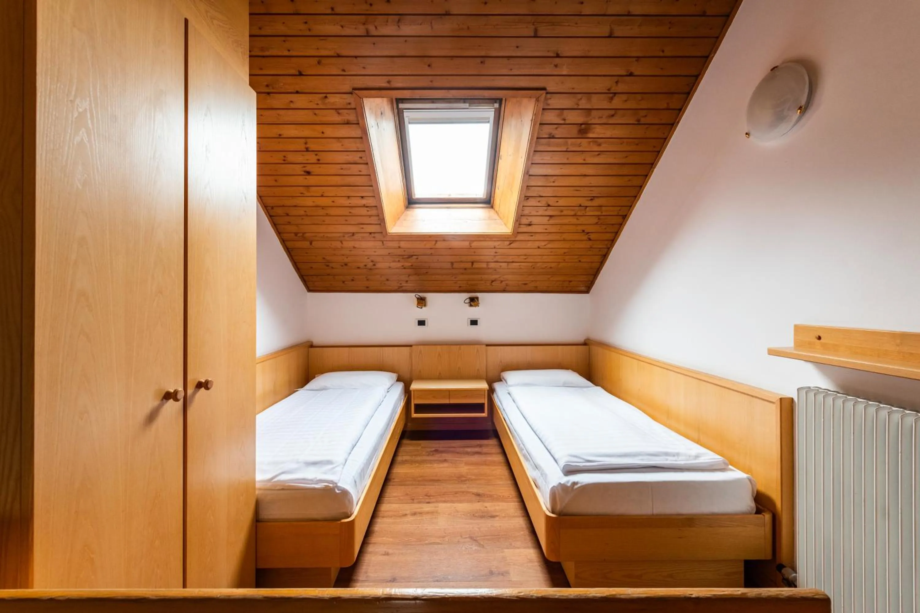 Bed in Residence Contrin