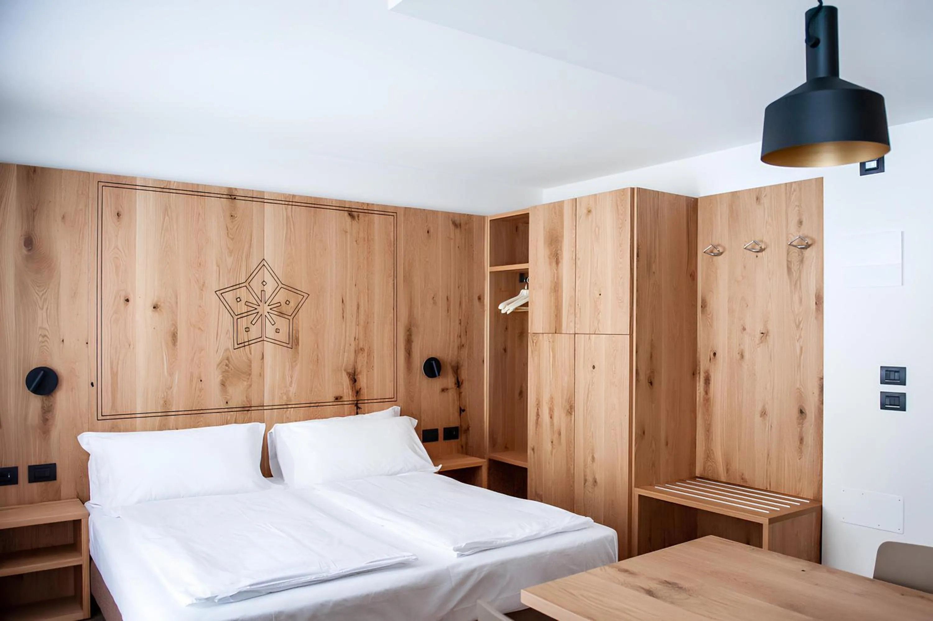 Bed in Residence Contrin