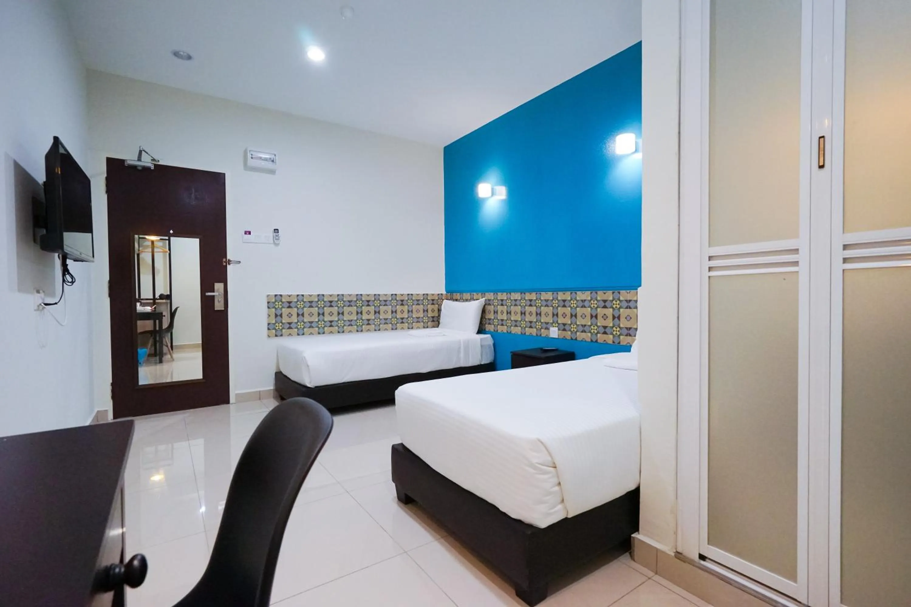 Bedroom, Bed in Grand FC Hotel