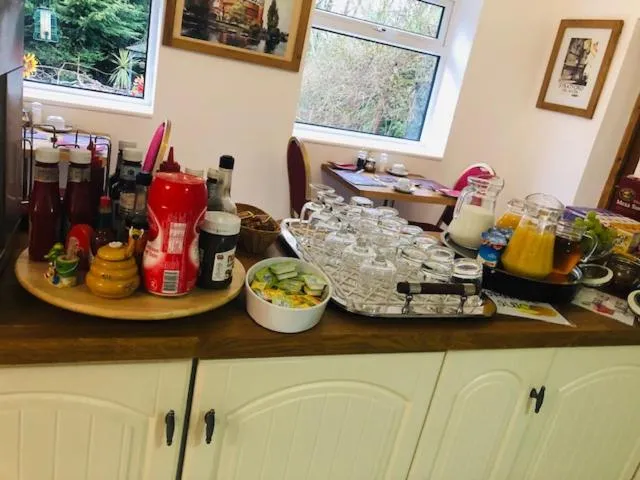 Breakfast in Avonpark House